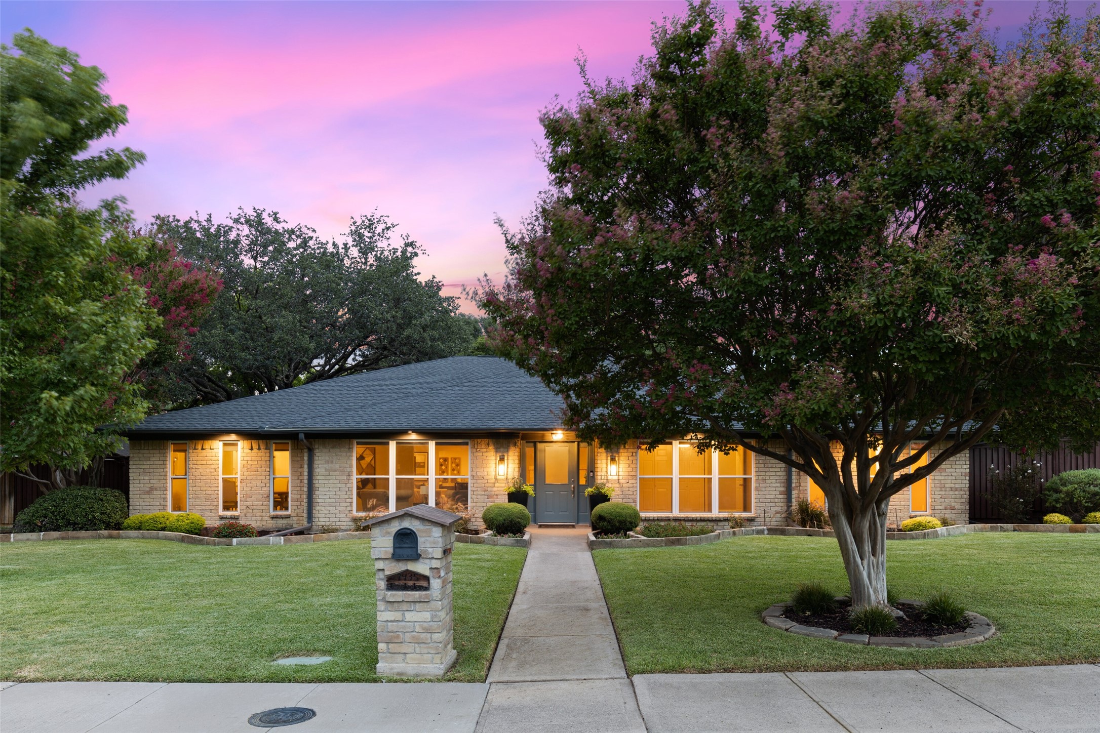7435 Tangleglen Drive Dallas TX 75248