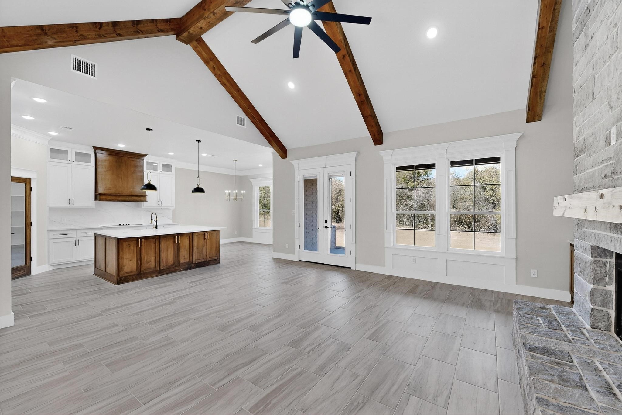 1161 Gonzollas Road Springtown TX 76082