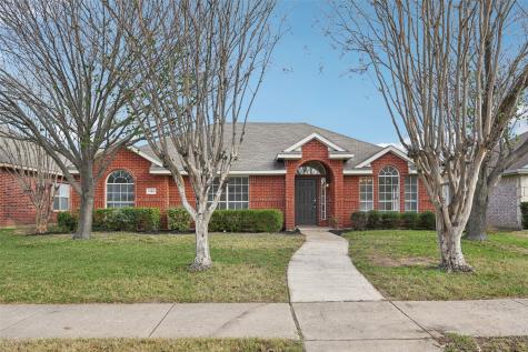1122 Suffolk Lane Cedar Hill TX 75104