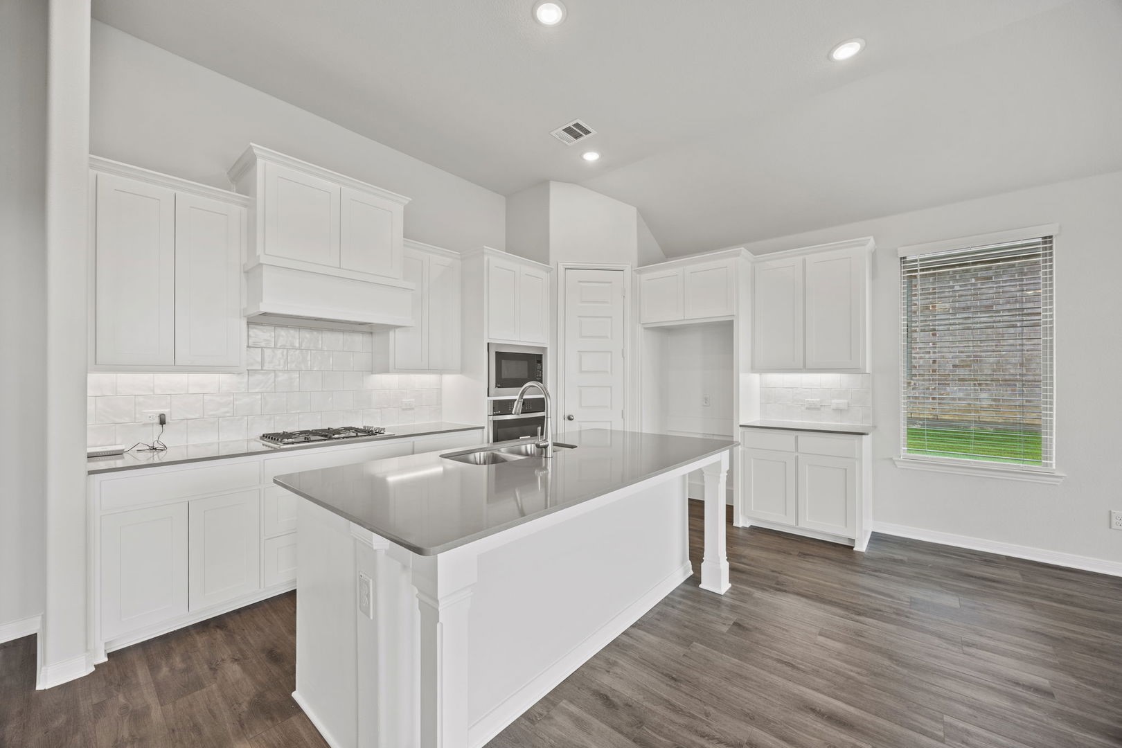 1502 Red Clover Avenue Van Alstyne TX 75495