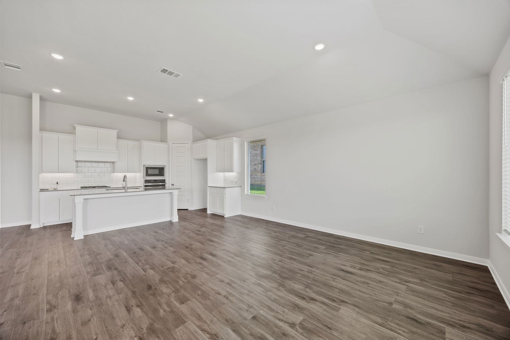 1502 Red Clover Avenue Van Alstyne TX 75495