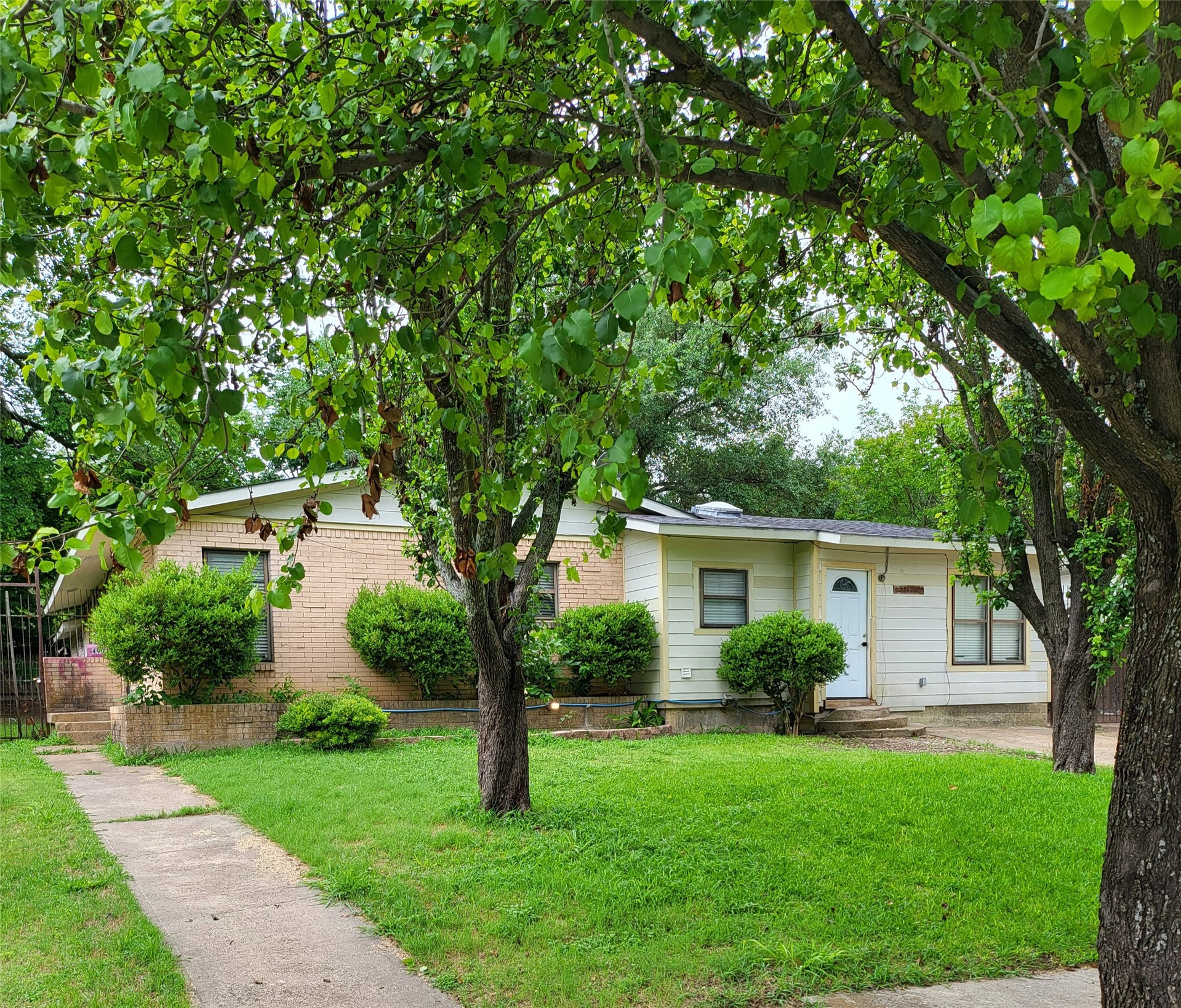 4971 Brigadoon Lane Dallas TX 75216