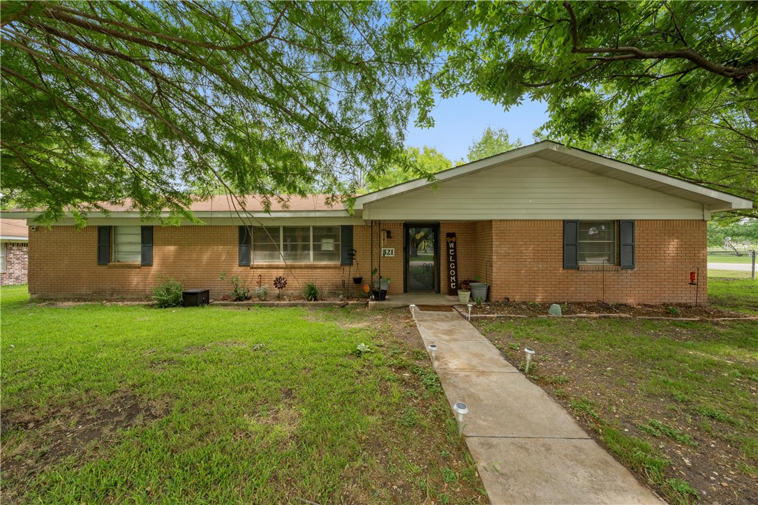 521 Ellis Avenue Troy TX 76579
