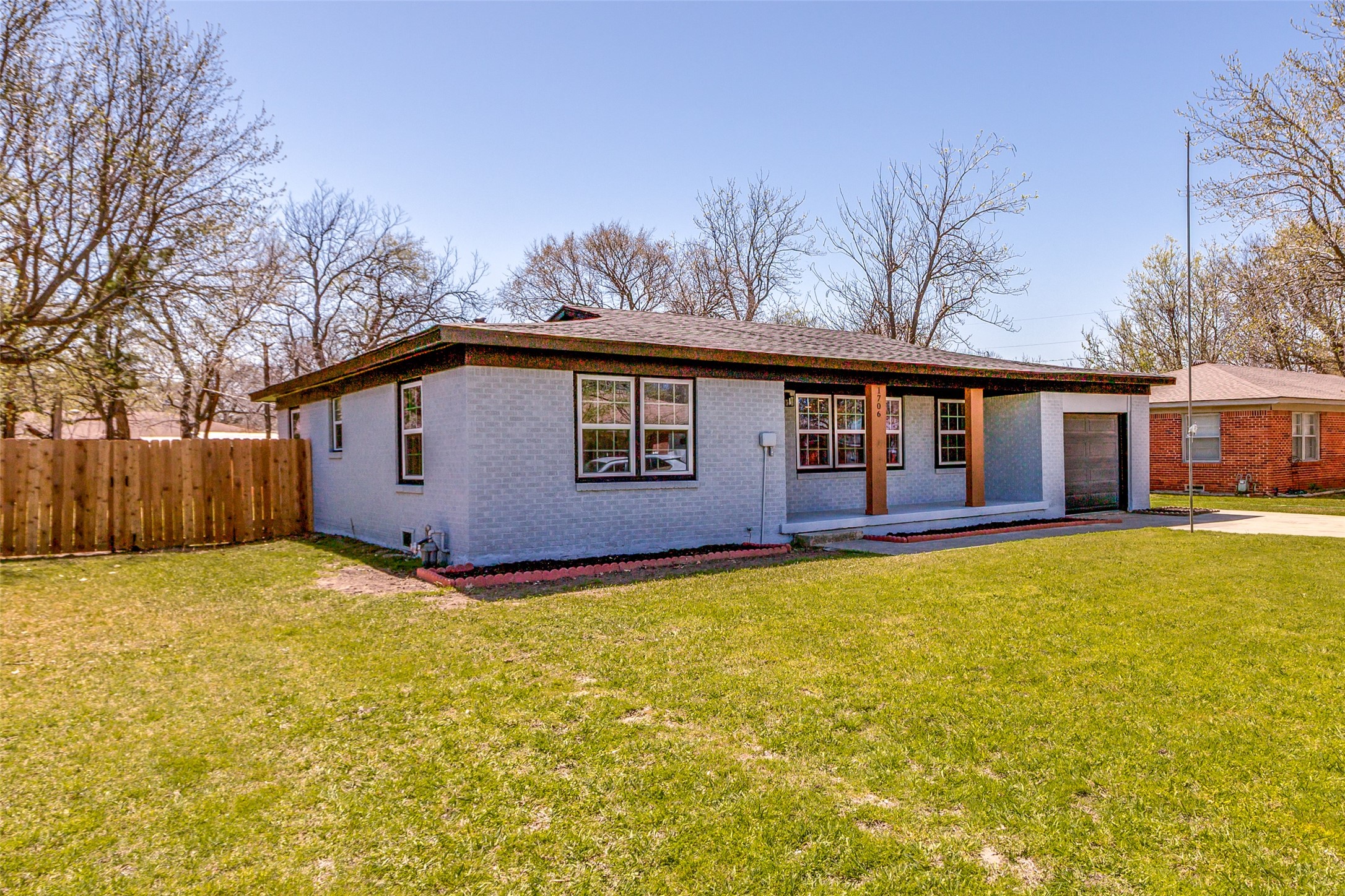 1706 E Garnett Street Gainesville TX 76240