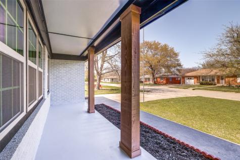 1706 E Garnett Street Gainesville TX 76240