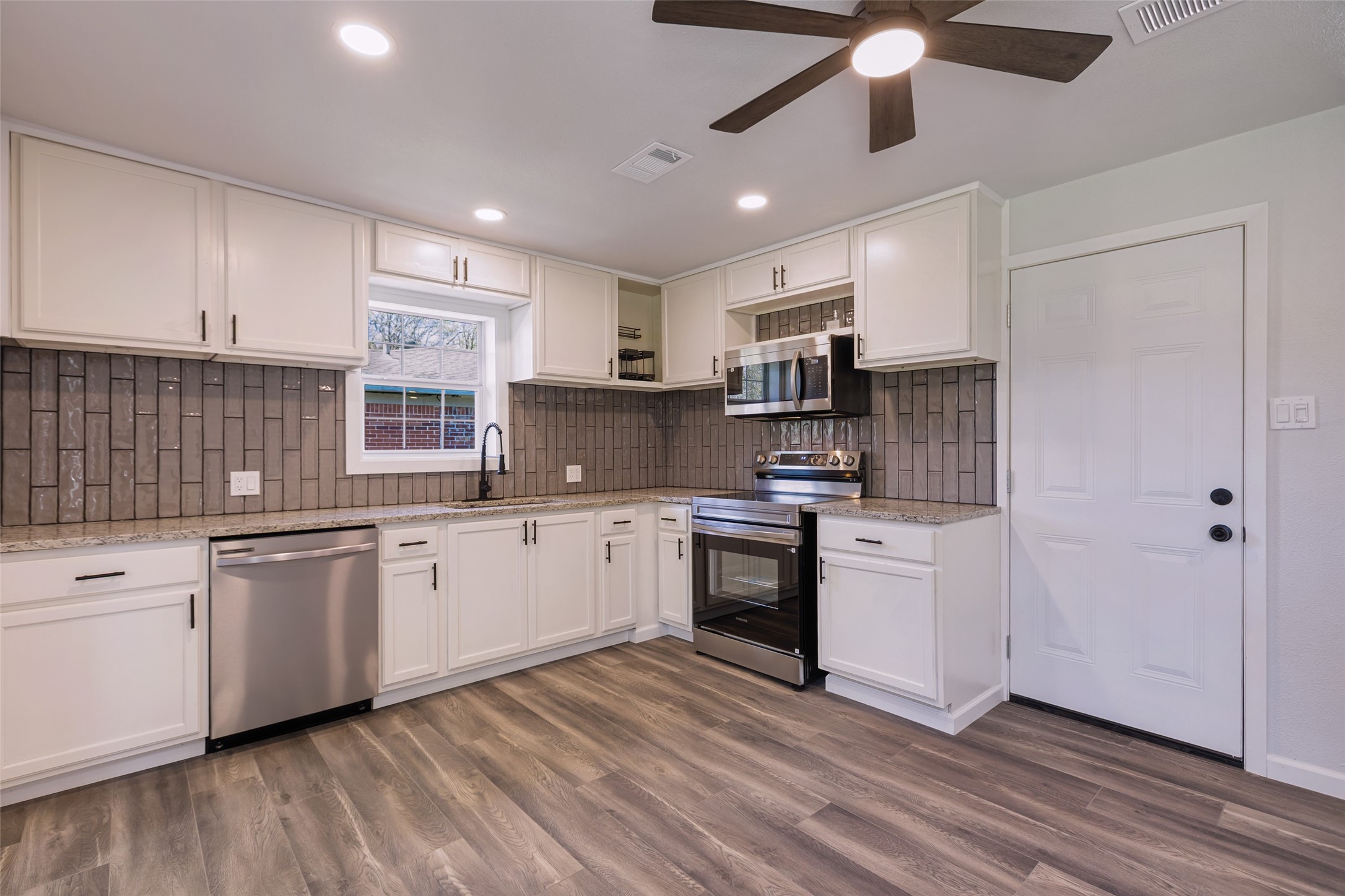1706 E Garnett Street Gainesville TX 76240