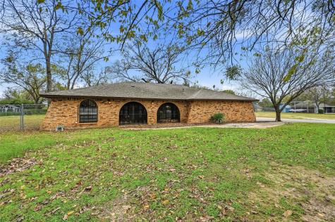 809 Nadine Lane Grand Prairie TX 75052
