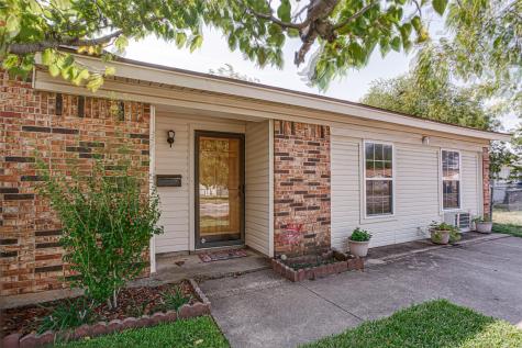 321 Hillside Court Burleson TX 76028