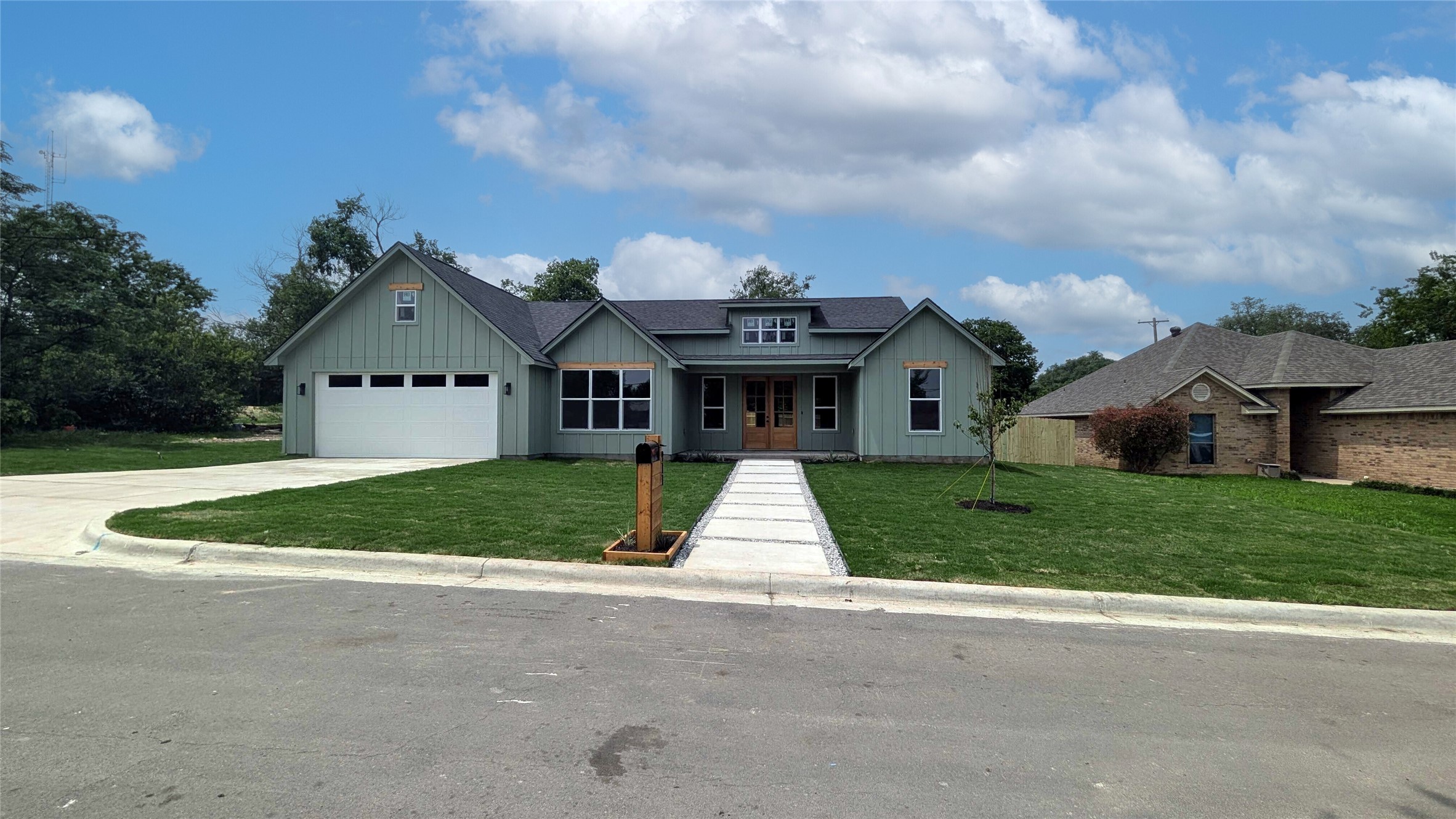 911 Van Winkle Street Weatherford TX 76086