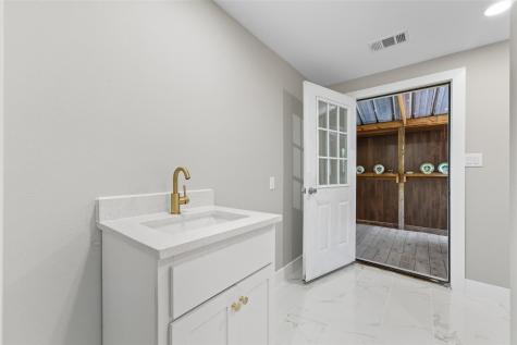 1431 Fm 85 Ennis TX 75119