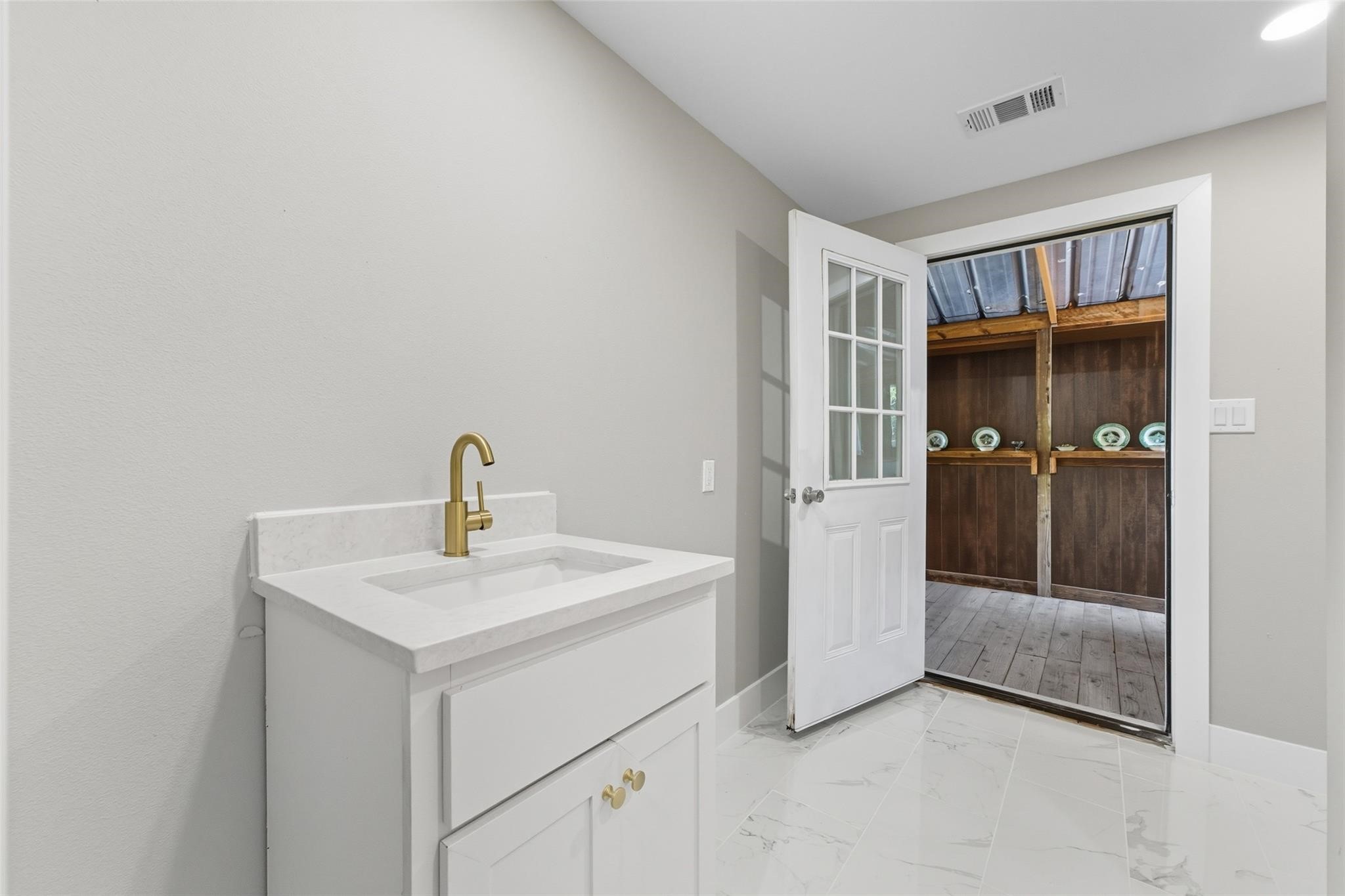 1431 Fm 85 Ennis TX 75119