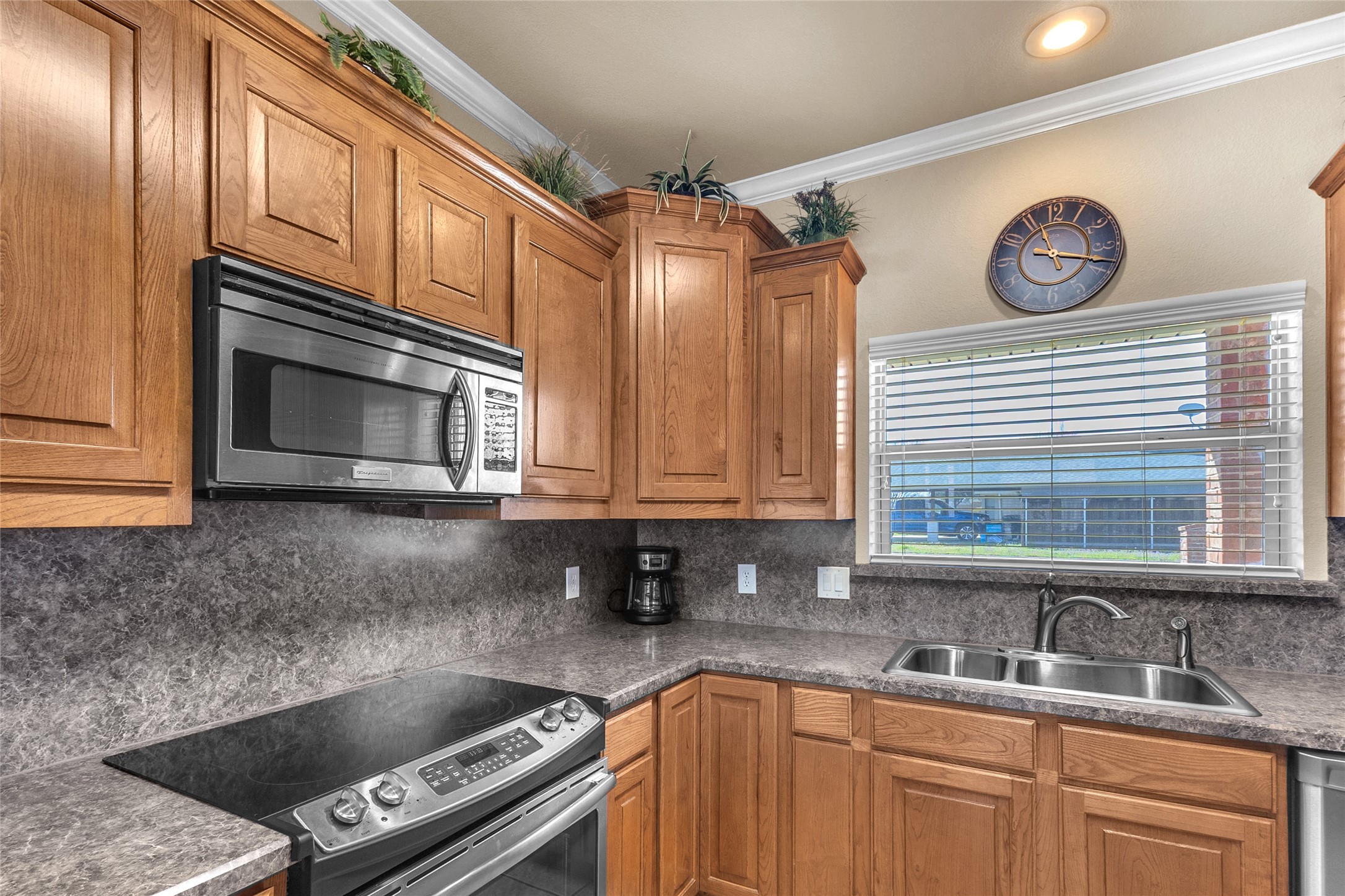 300 W Mcafee Street Mabank TX 75147