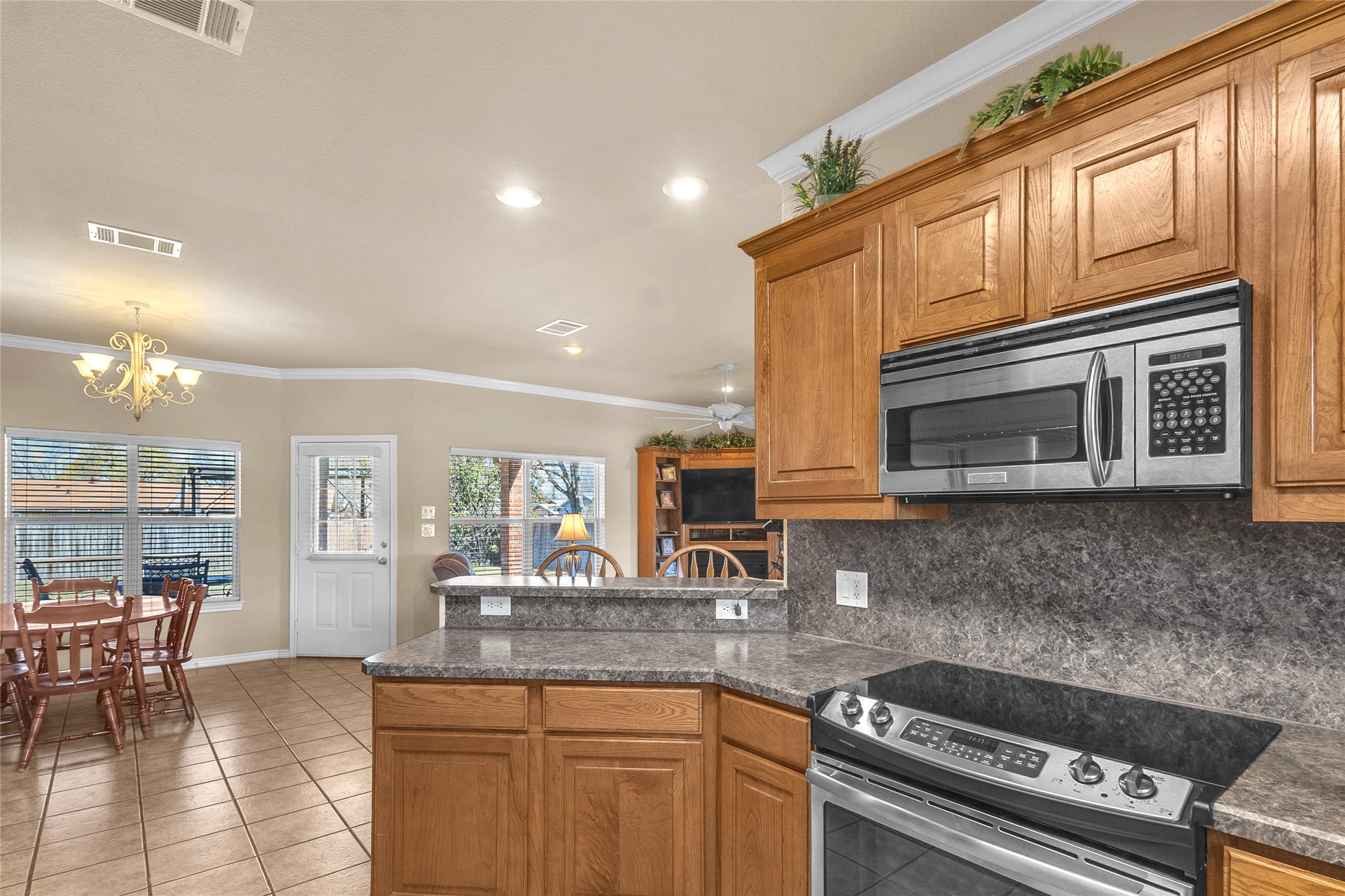 300 W Mcafee Street Mabank TX 75147