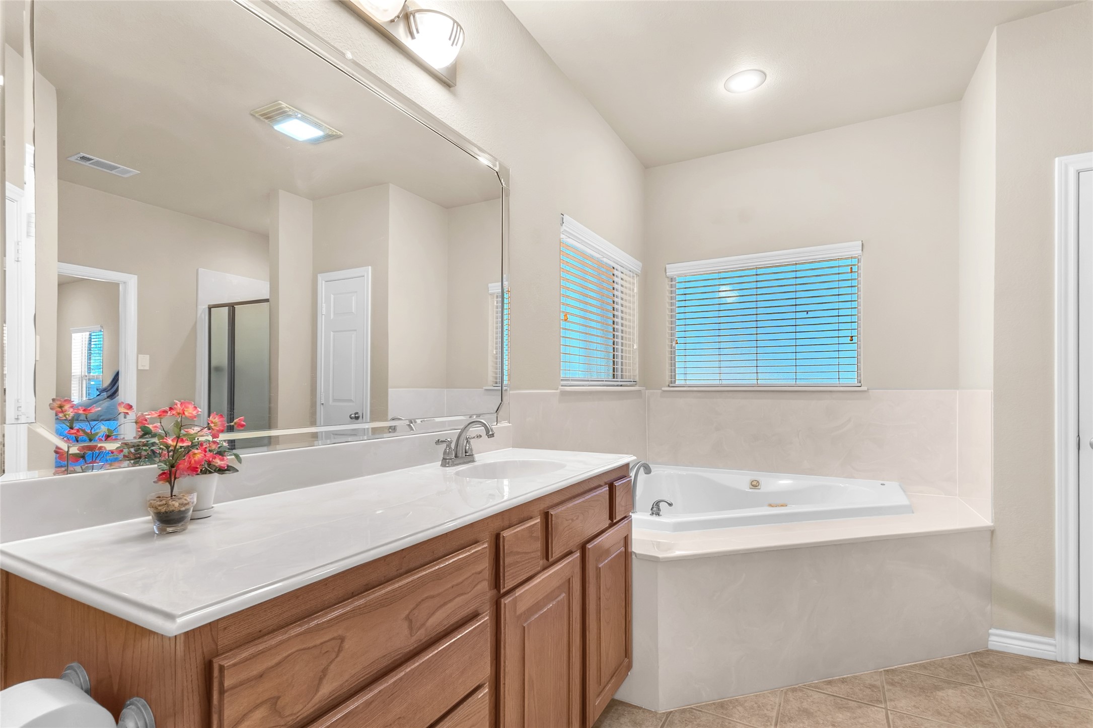 300 W Mcafee Street Mabank TX 75147