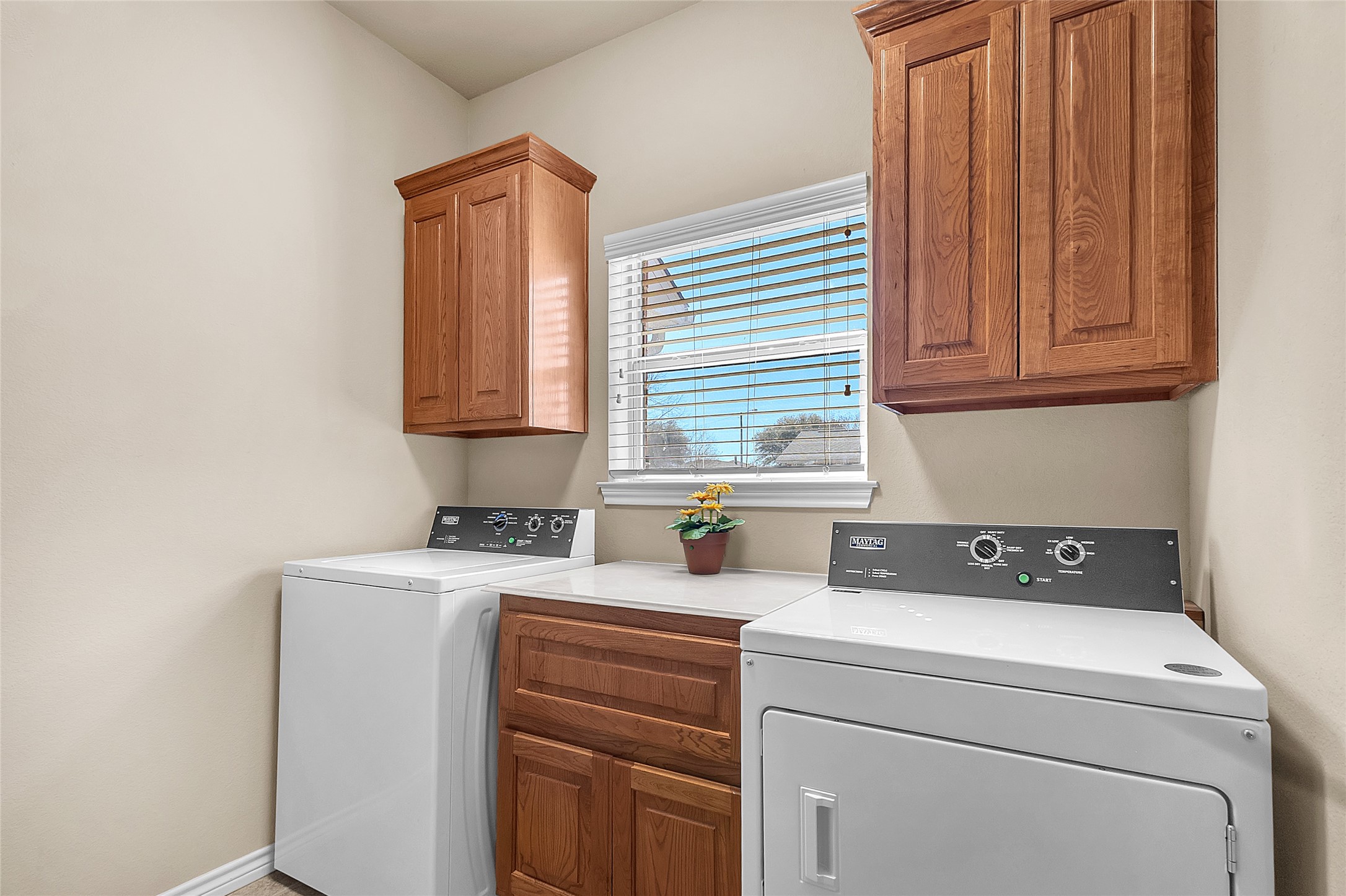 300 W Mcafee Street Mabank TX 75147