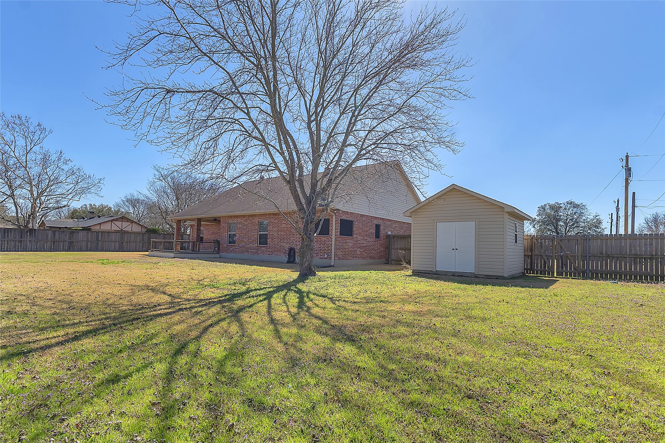 300 W Mcafee Street Mabank TX 75147