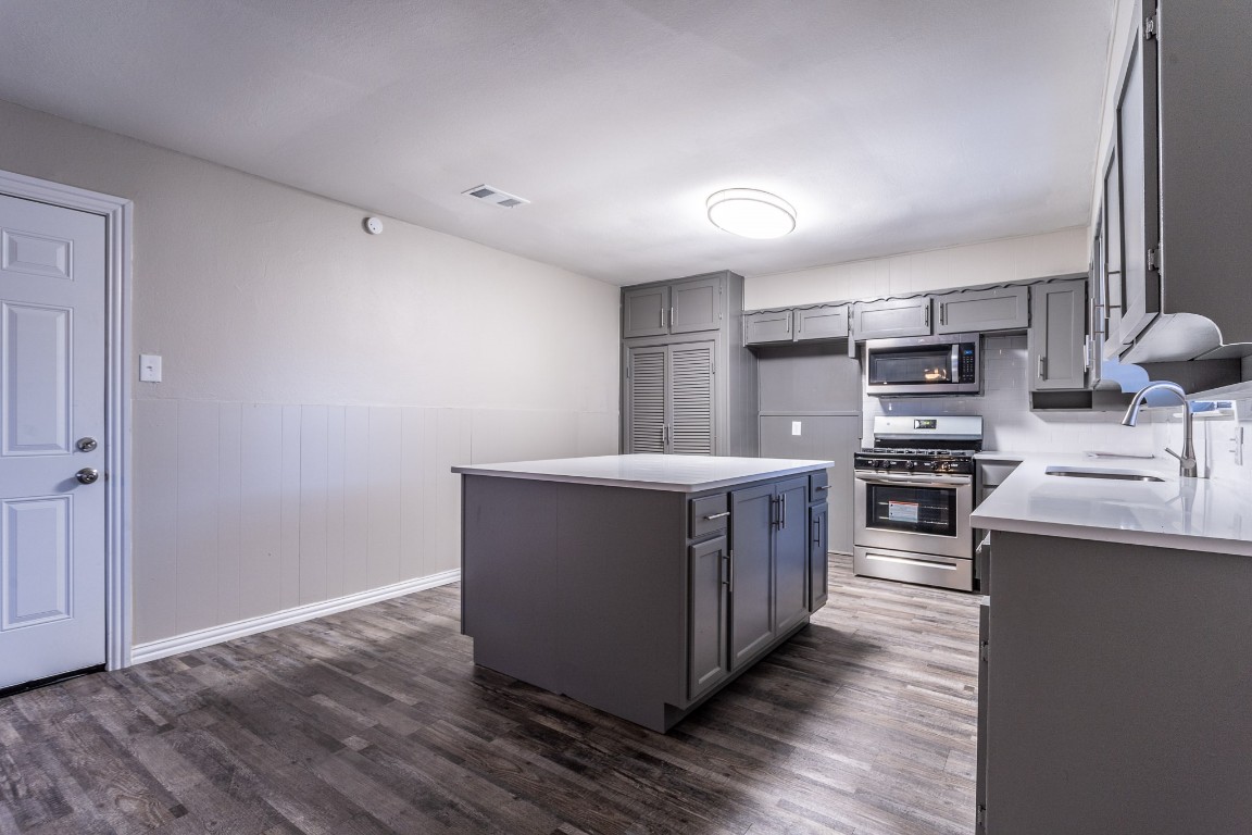6745 Oliver Drive North Richland Hills TX 76180