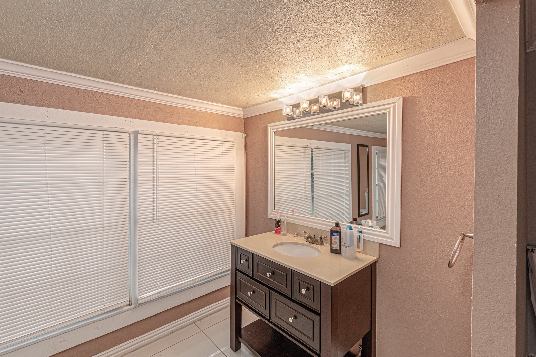 407 W 4th Street Kaufman TX 75142