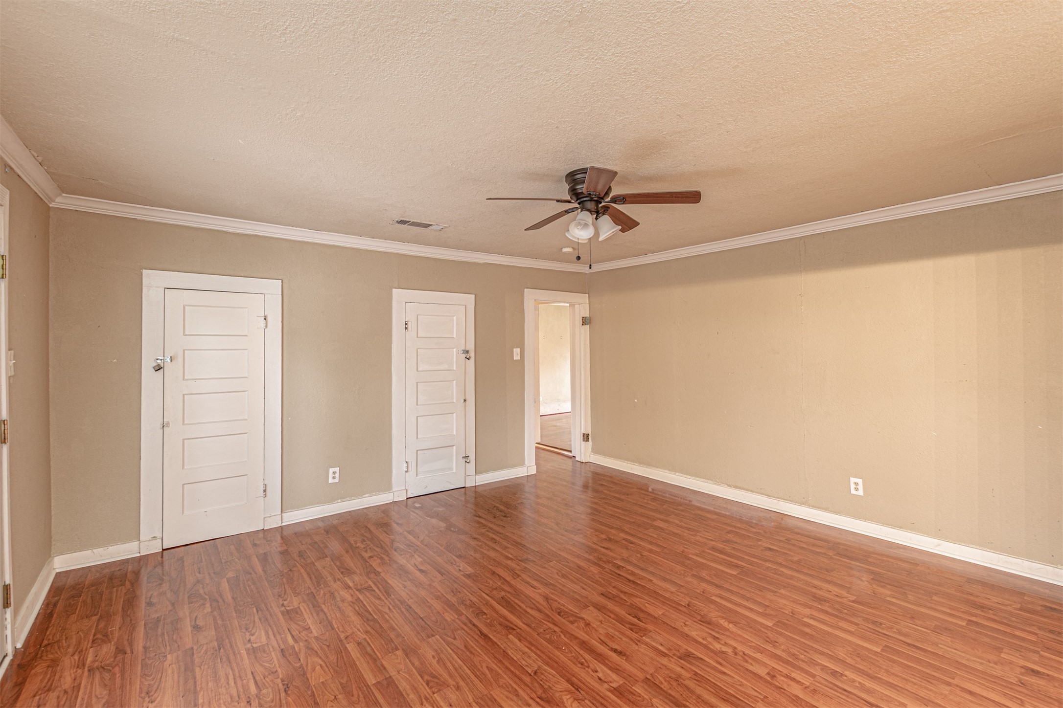 407 W 4th Street Kaufman TX 75142