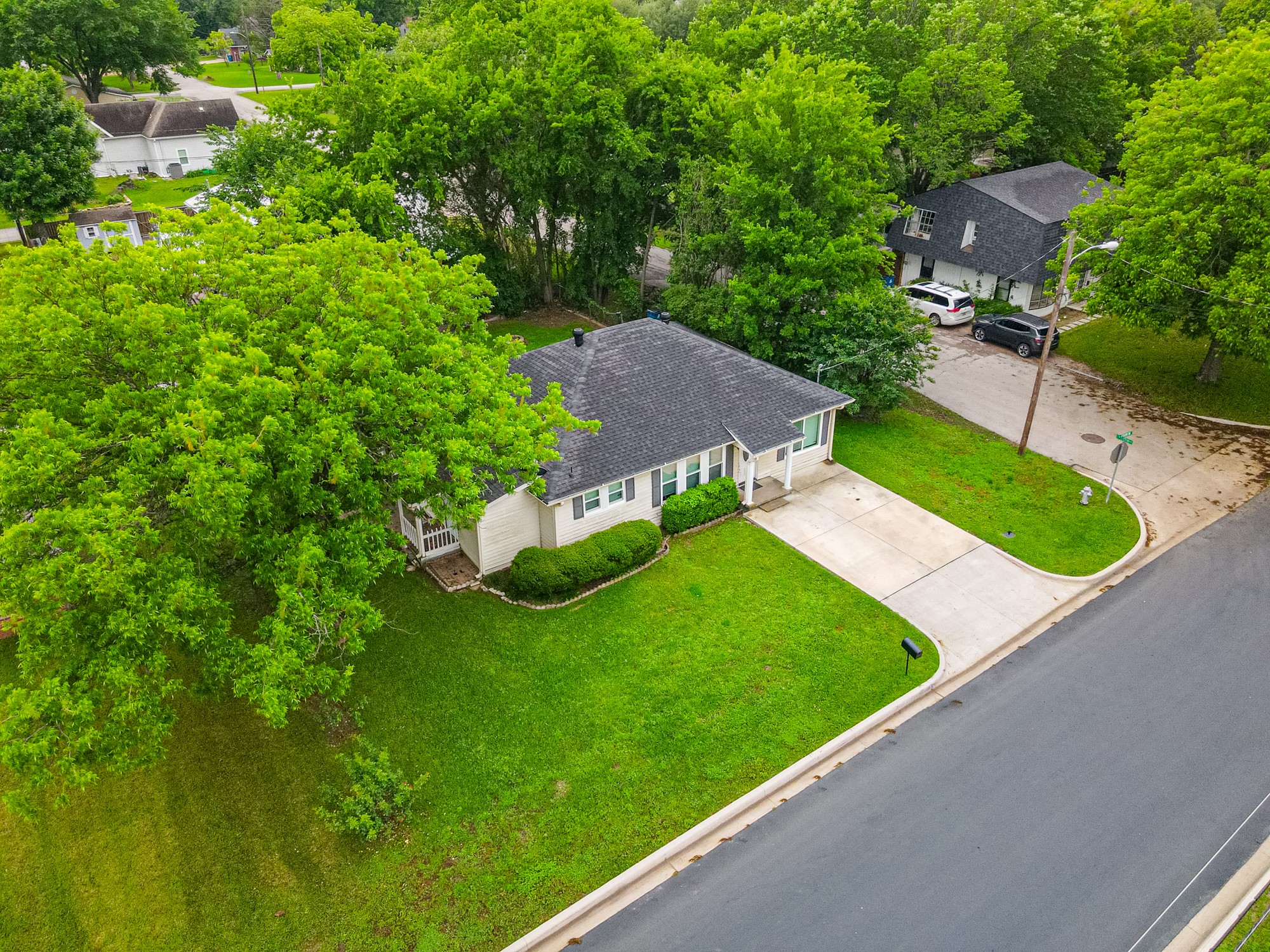 407 W 4th Street Kaufman TX 75142