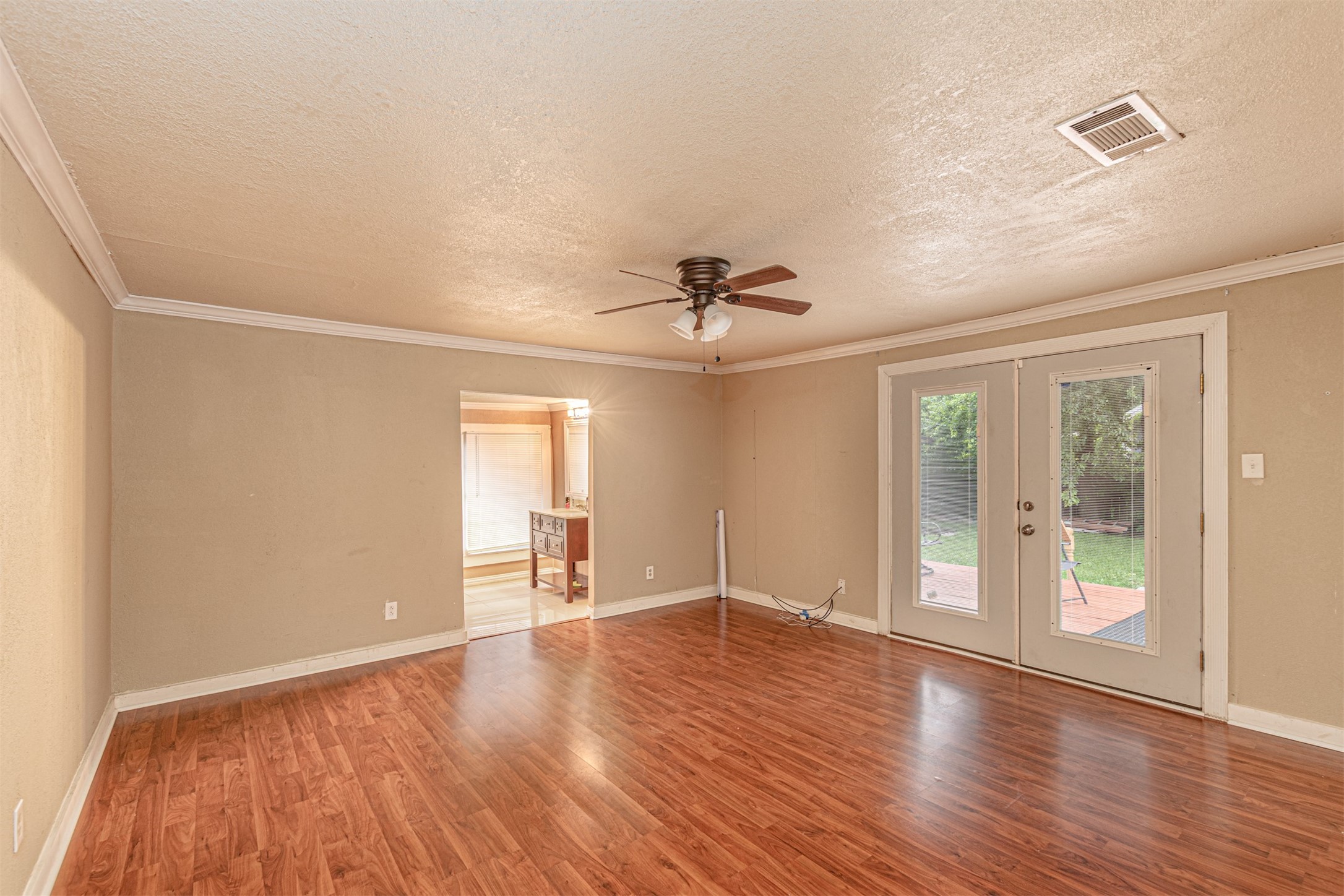 407 W 4th Street Kaufman TX 75142