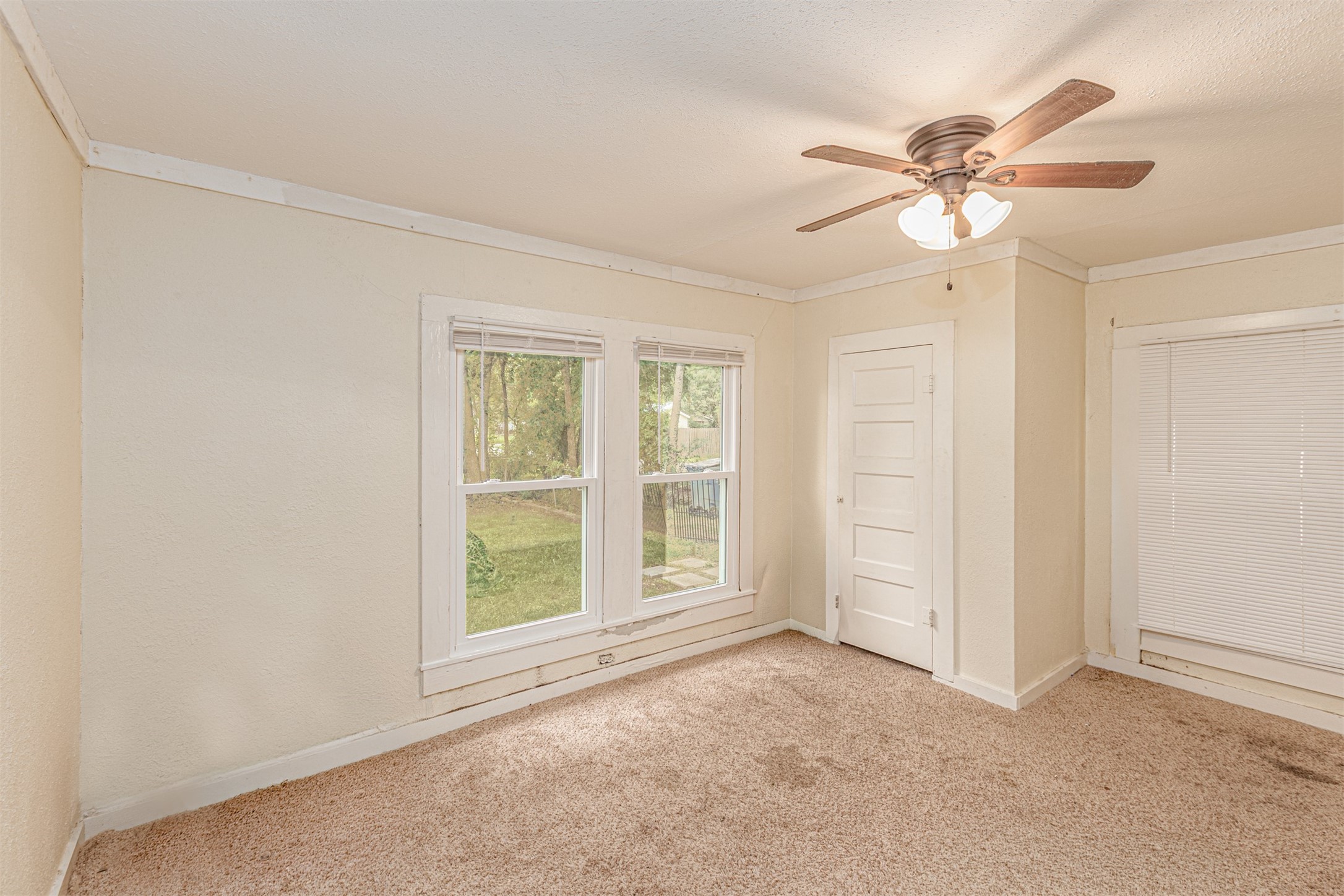 407 W 4th Street Kaufman TX 75142