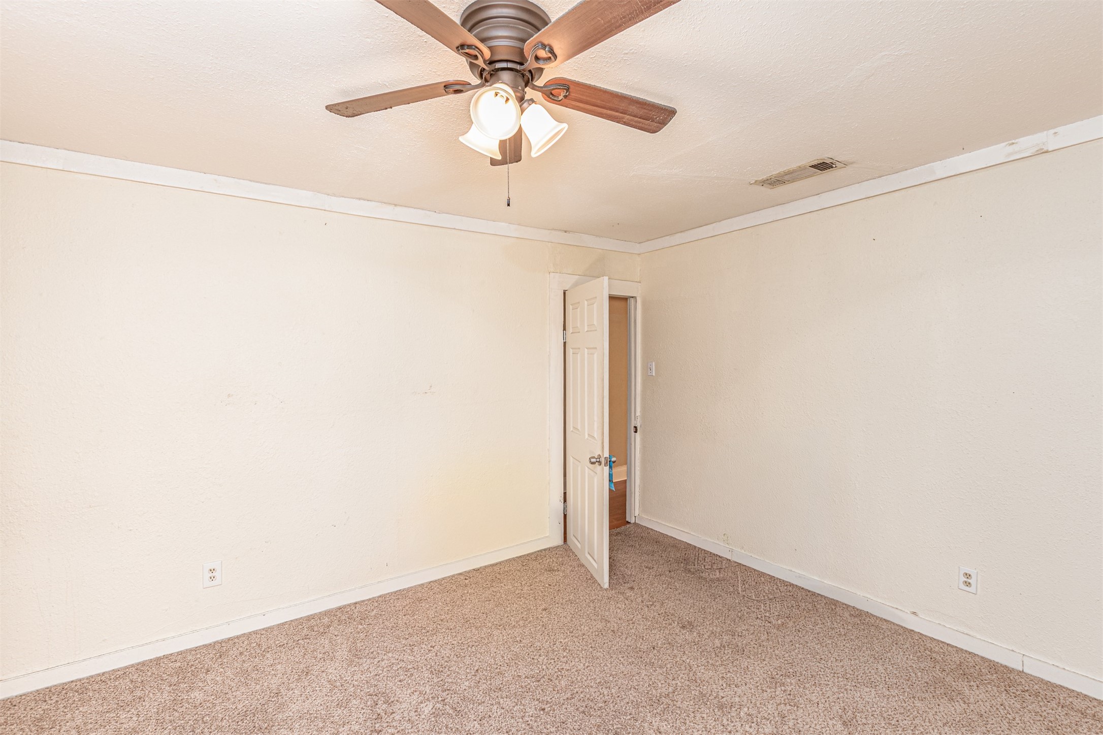 407 W 4th Street Kaufman TX 75142