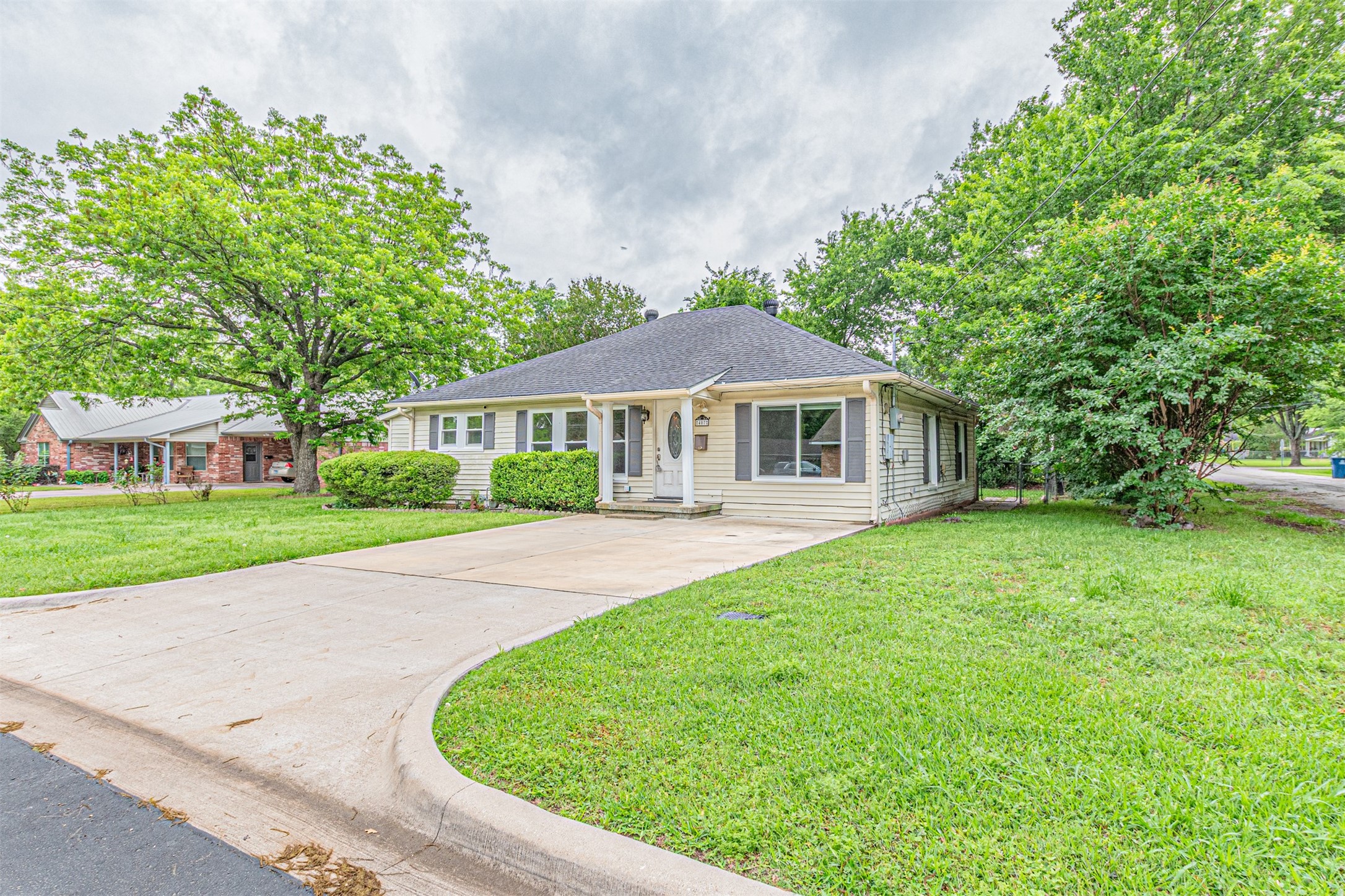407 W 4th Street Kaufman TX 75142