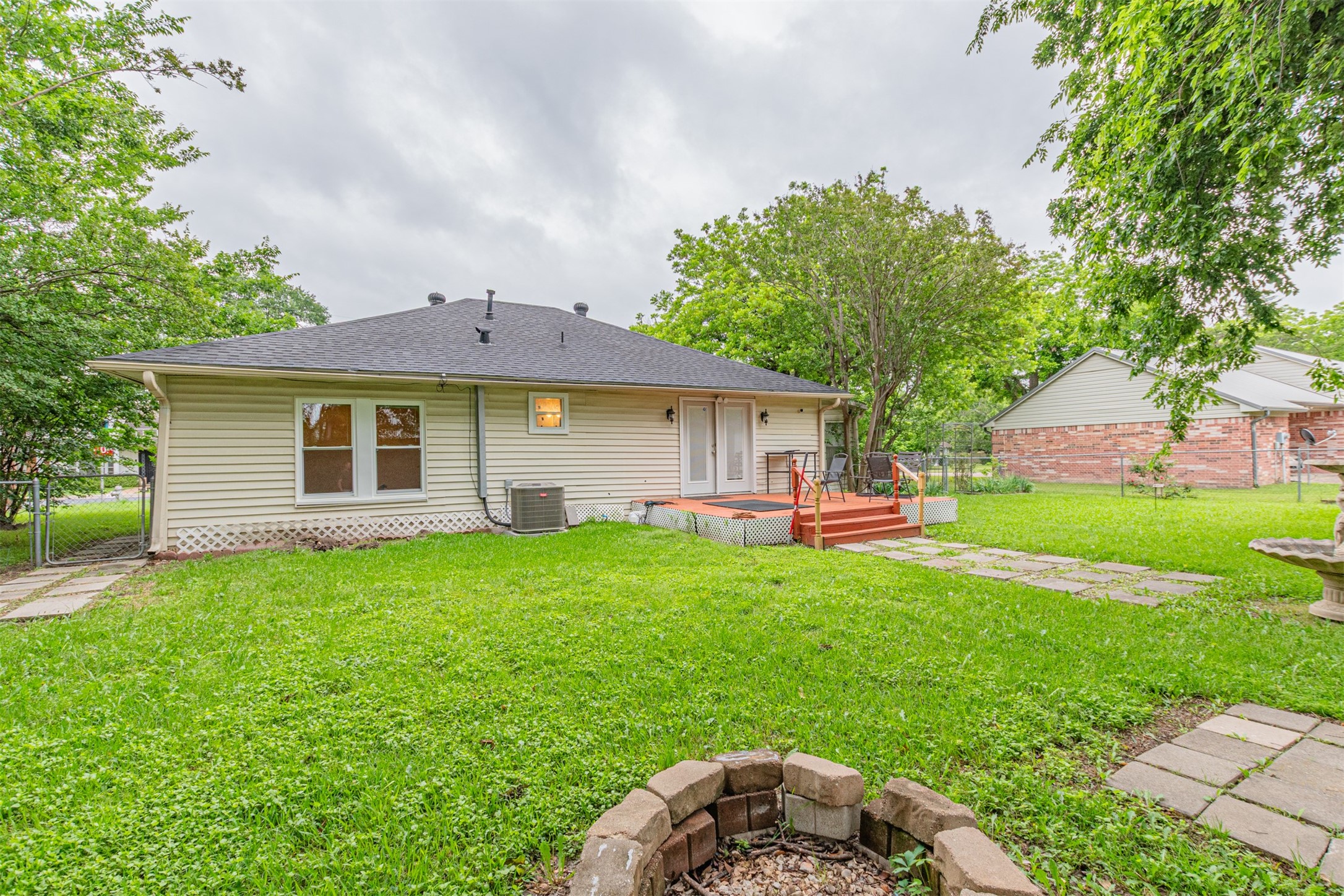 407 W 4th Street Kaufman TX 75142