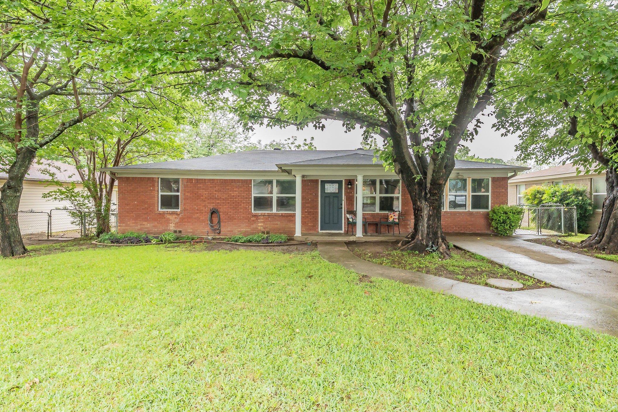 1009 Zelda Hurst TX 76053