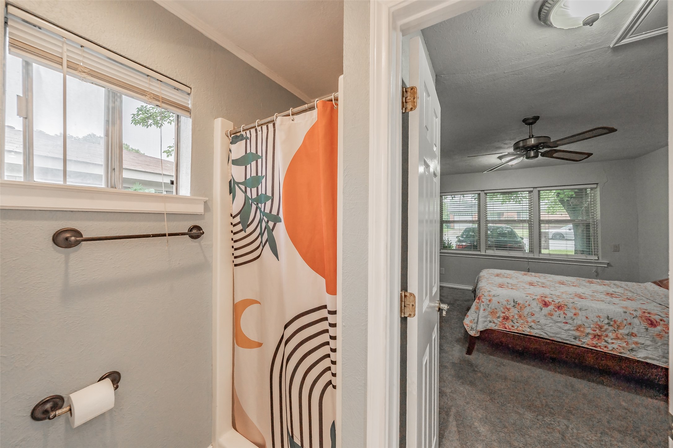 1009 Zelda Hurst TX 76053