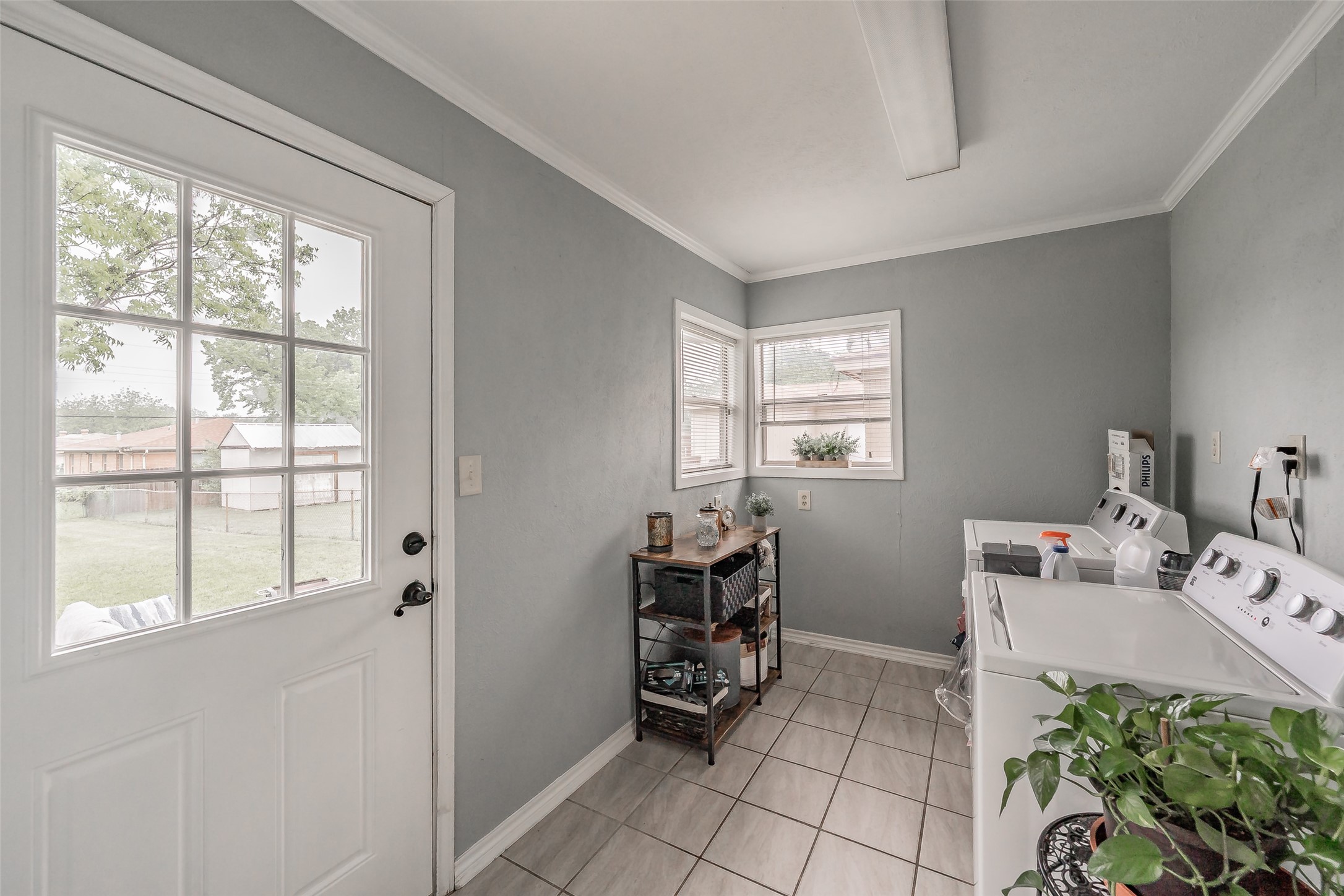 1009 Zelda Hurst TX 76053