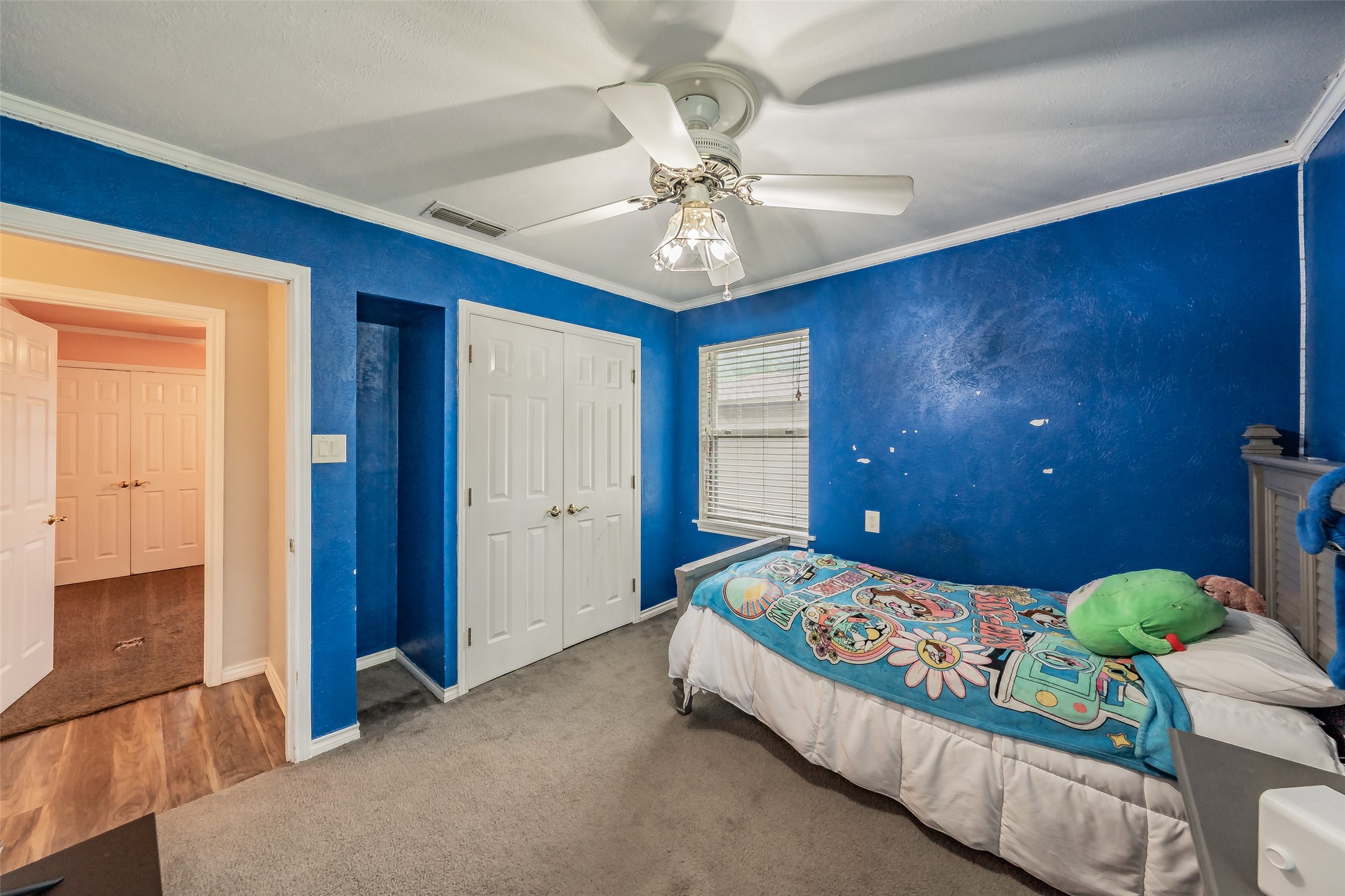 1009 Zelda Hurst TX 76053
