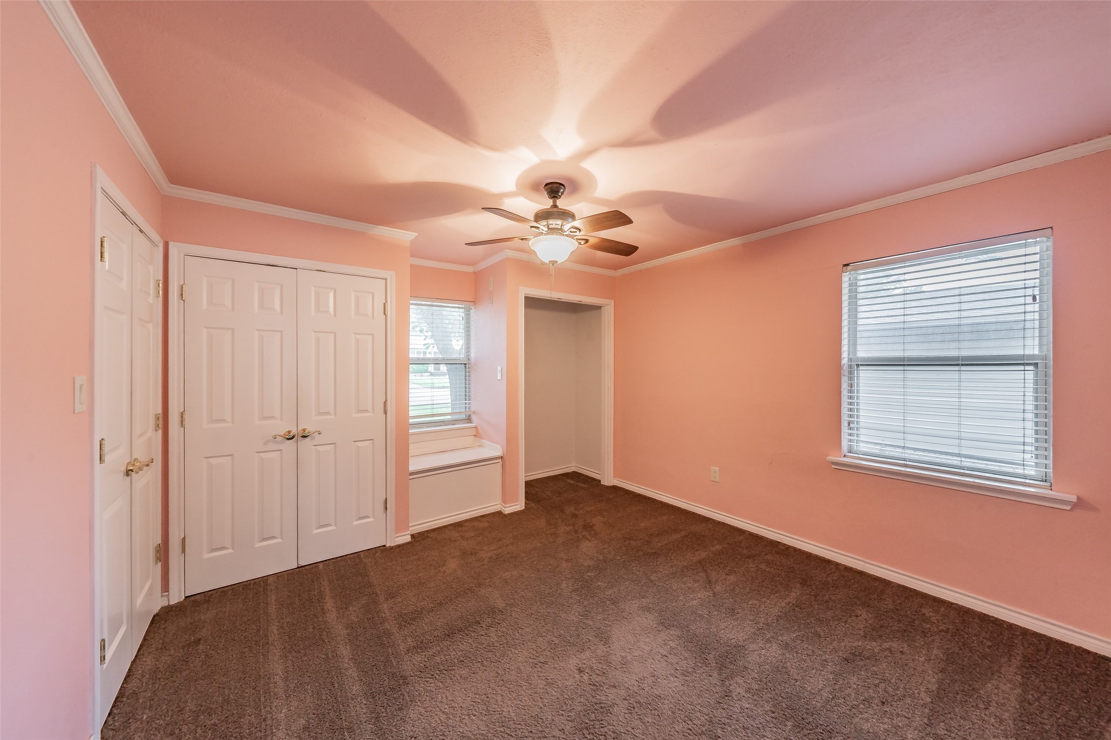 1009 Zelda Hurst TX 76053