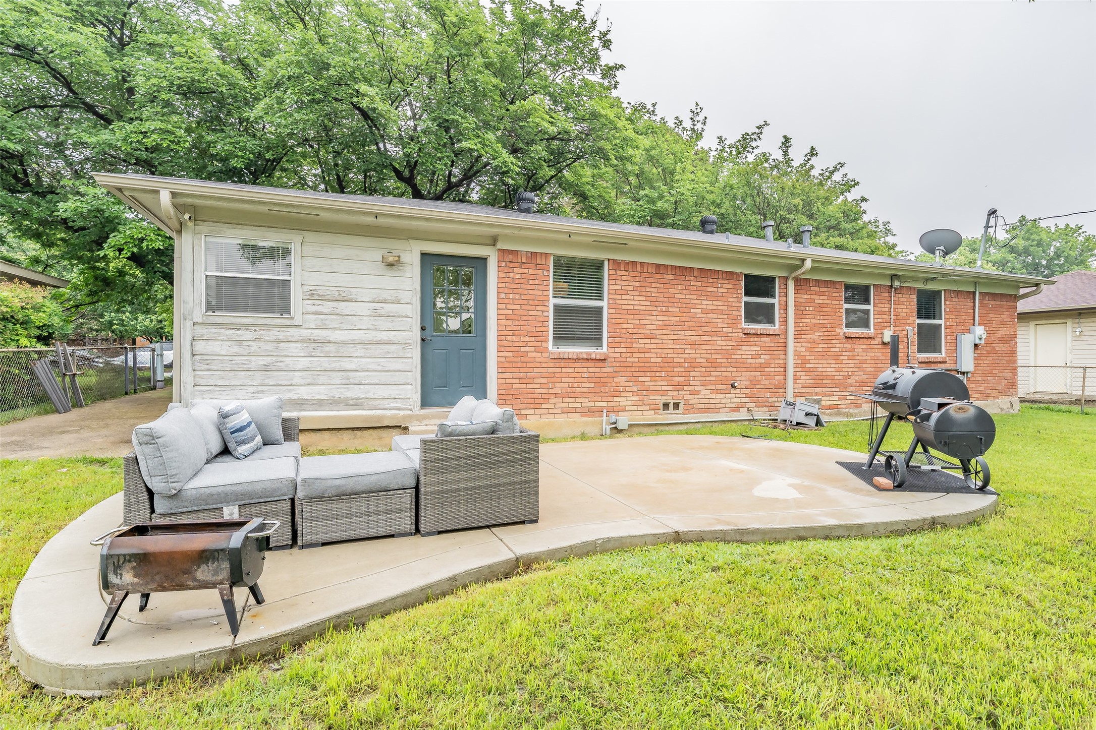 1009 Zelda Hurst TX 76053