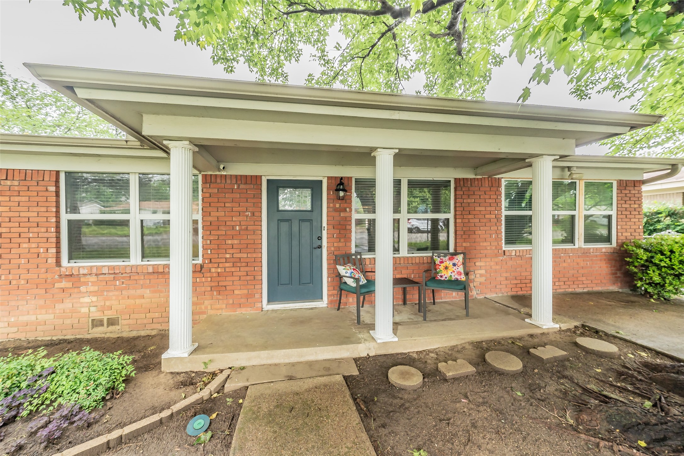 1009 Zelda Hurst TX 76053