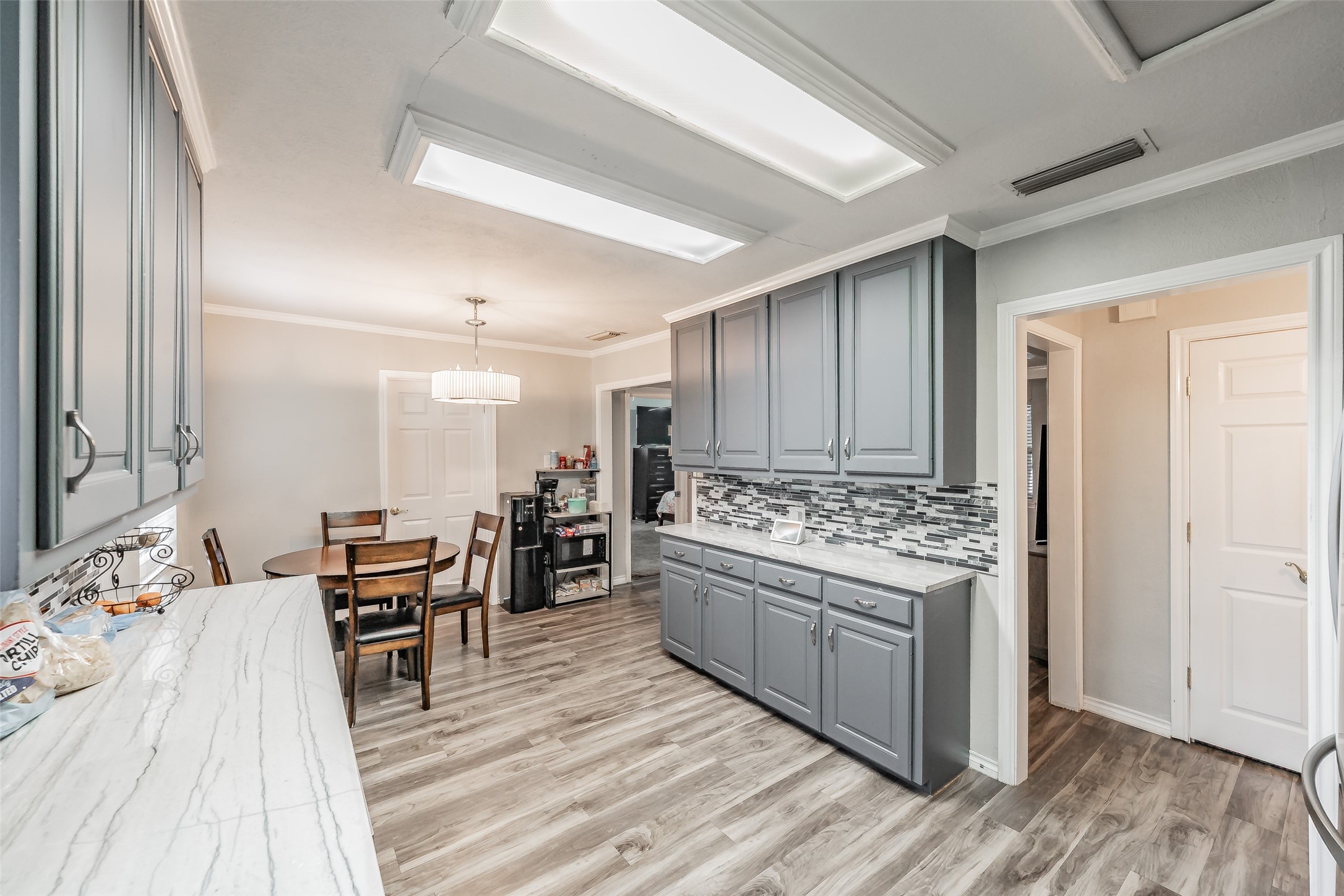 1009 Zelda Hurst TX 76053