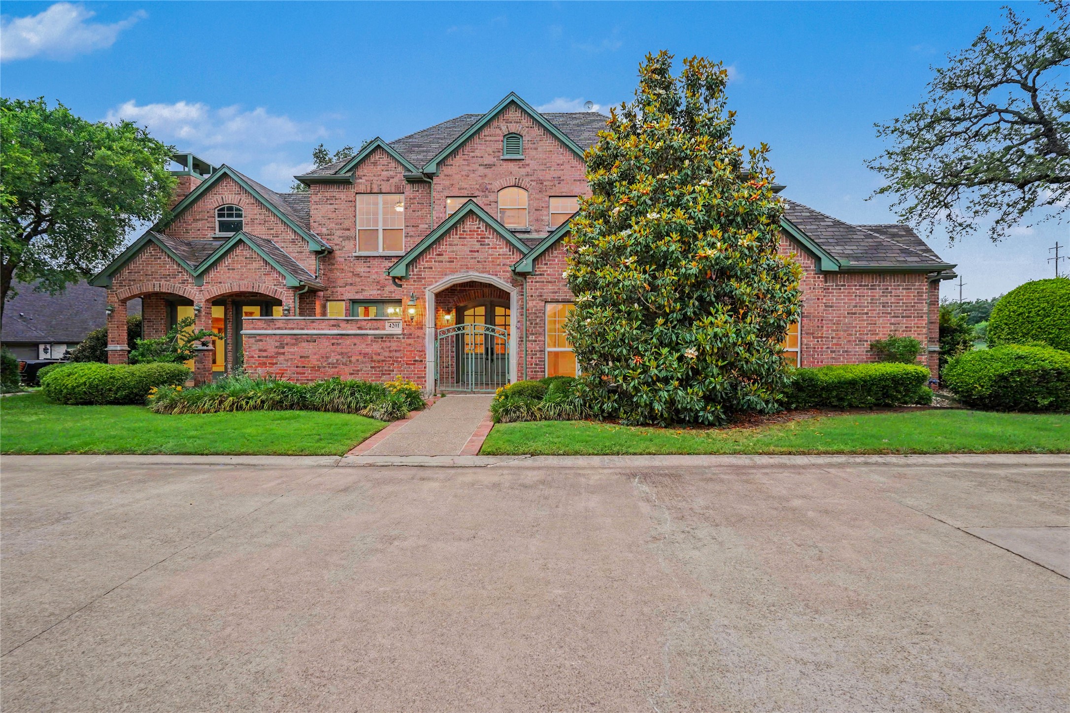 4201 Bluff View Drive Granbury TX 76048