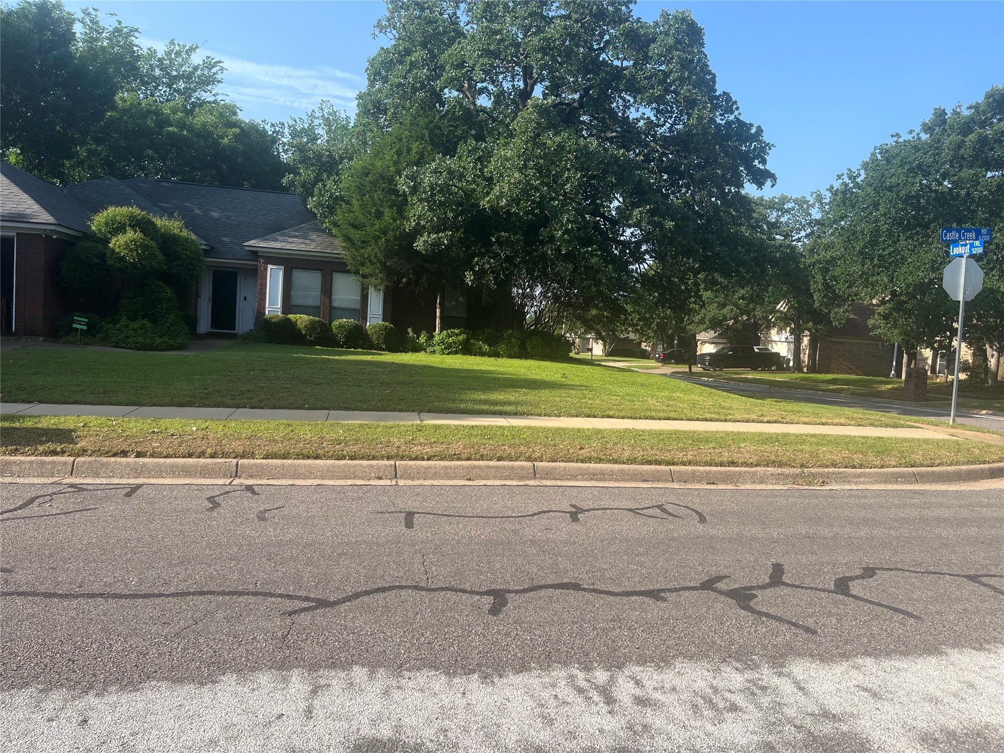 6222 Castle Creek Road Arlington TX 76017