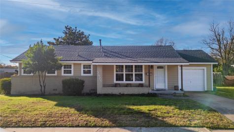 3826 Hollis Street Haltom City TX 76111