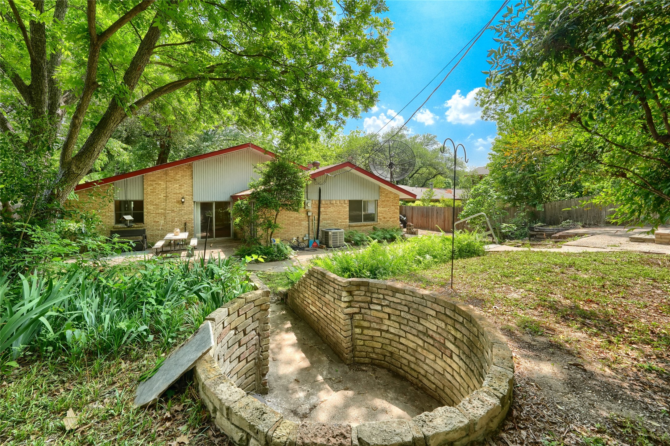 10615 Swallow Lane Dallas TX 75218