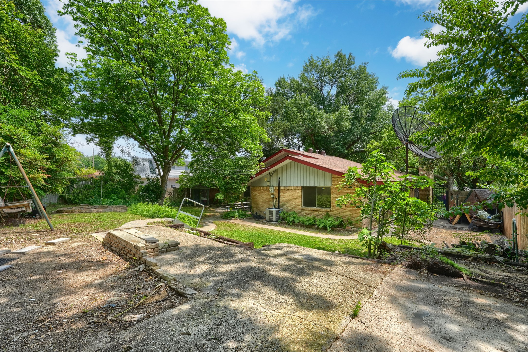 10615 Swallow Lane Dallas TX 75218