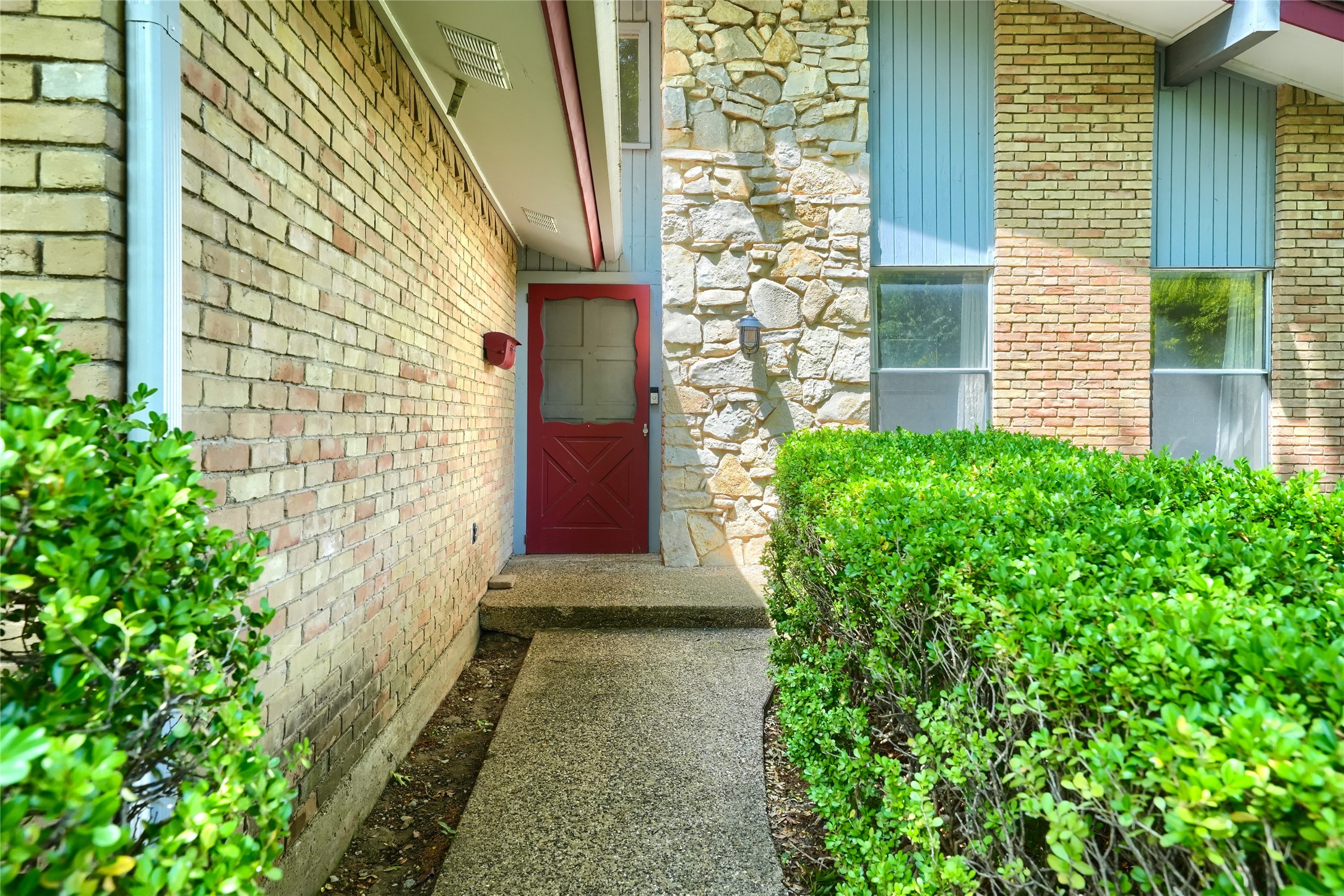 10615 Swallow Lane Dallas TX 75218