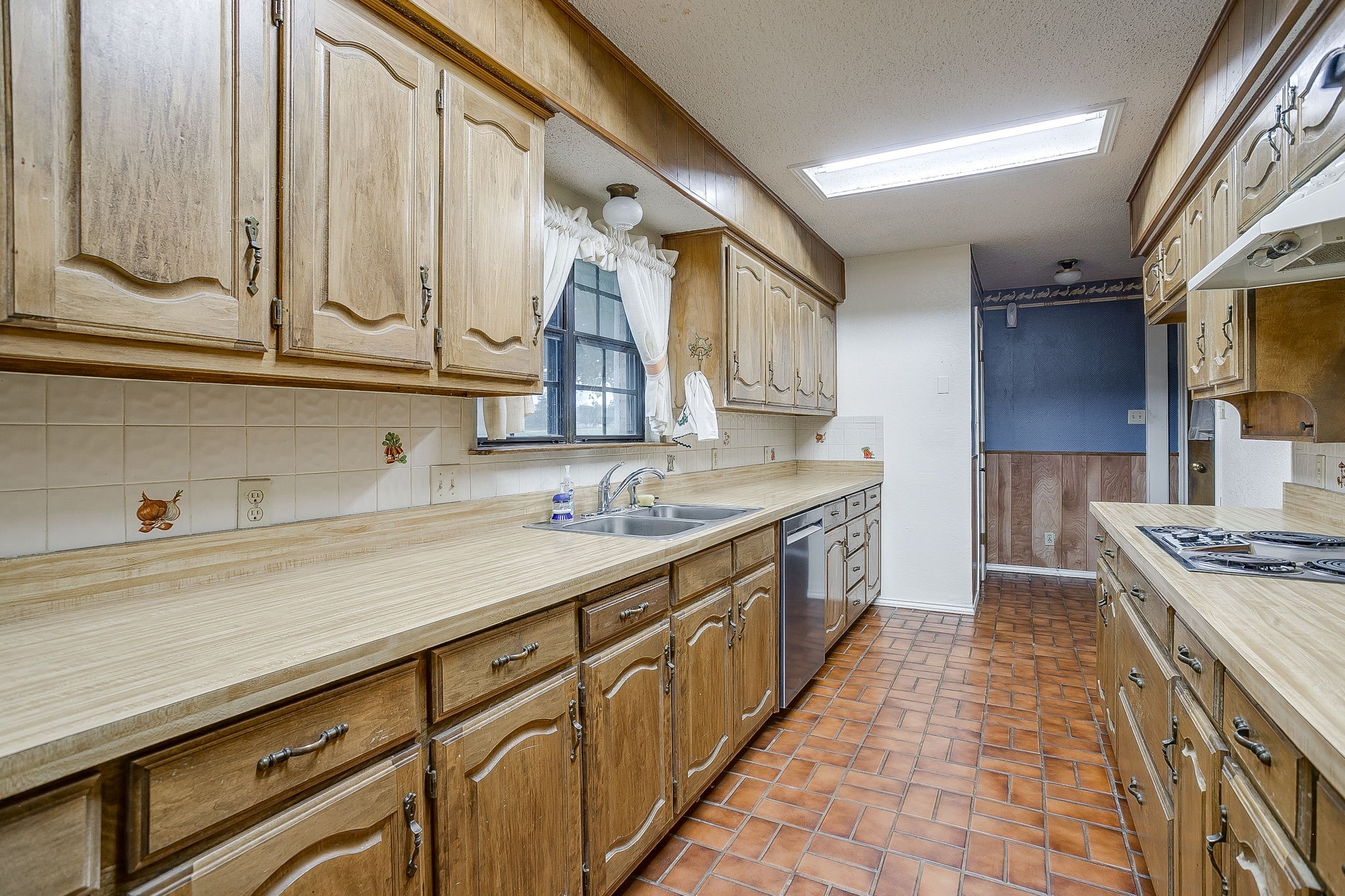 1288 Fm 67 Covington TX 76636