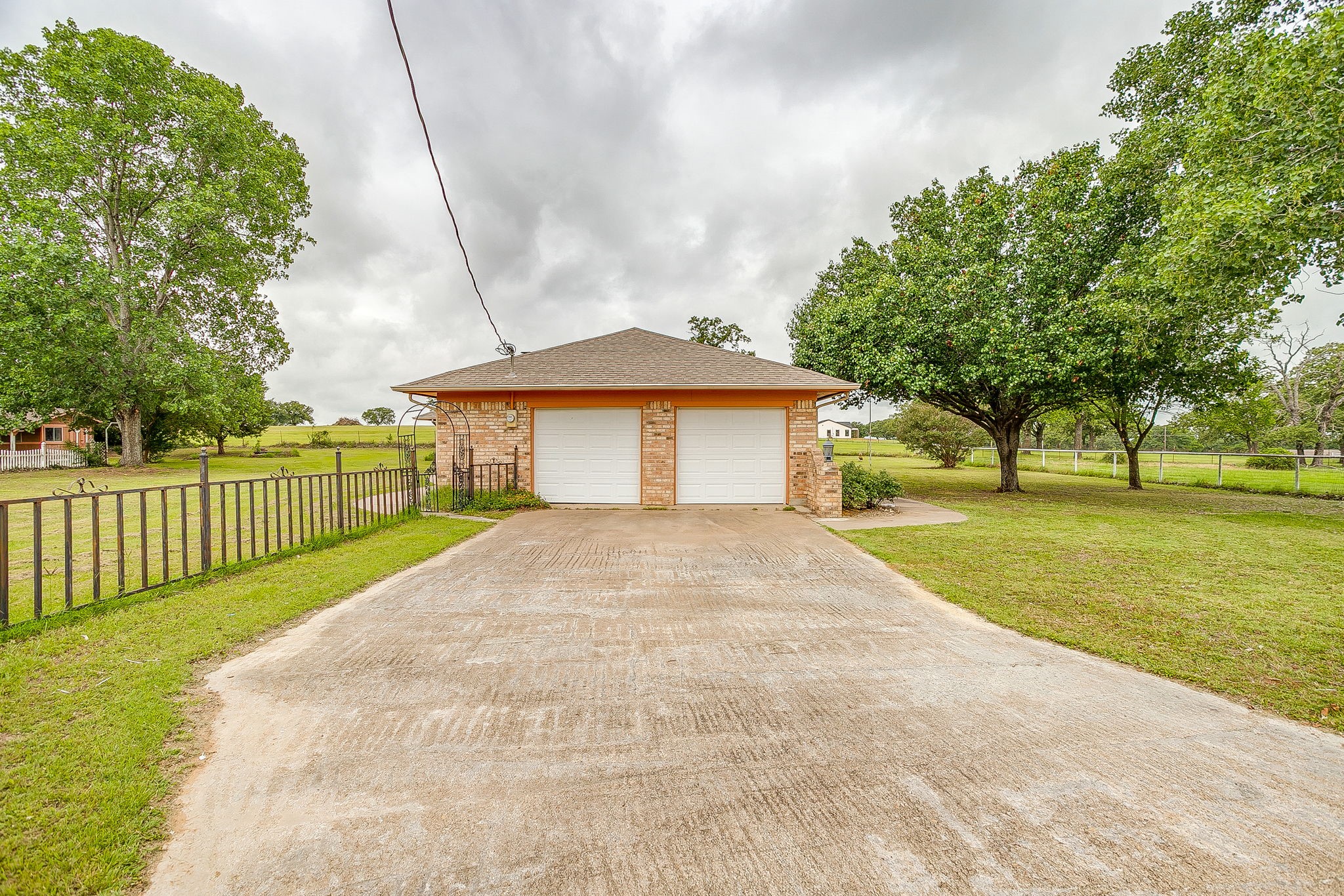 1288 Fm 67 Covington TX 76636