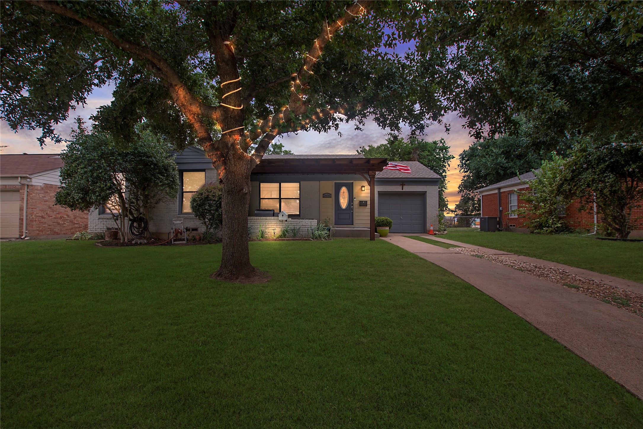1605 Plymouth Drive N Irving TX 75061