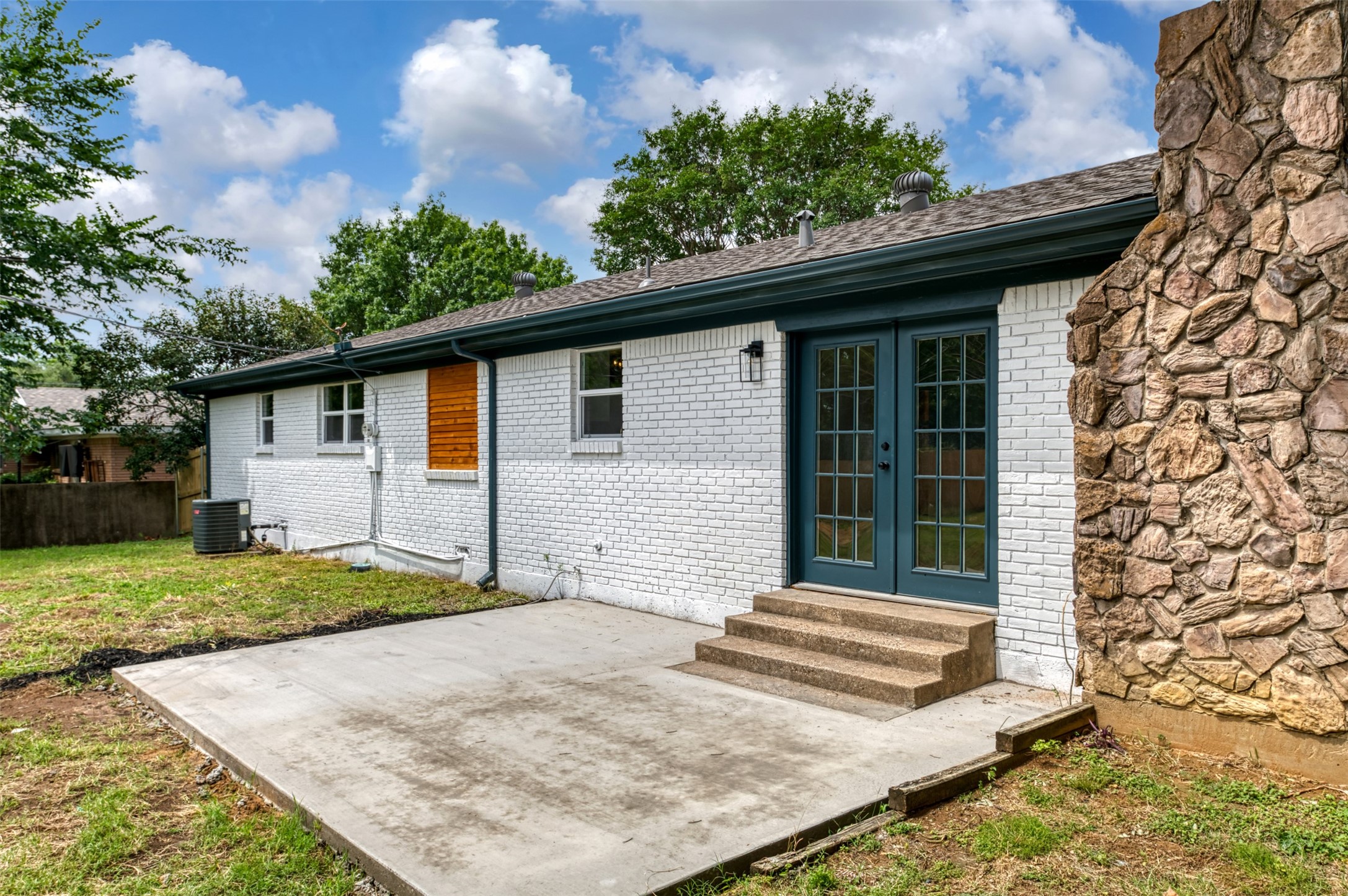 1140 Cavender Drive Hurst TX 76053