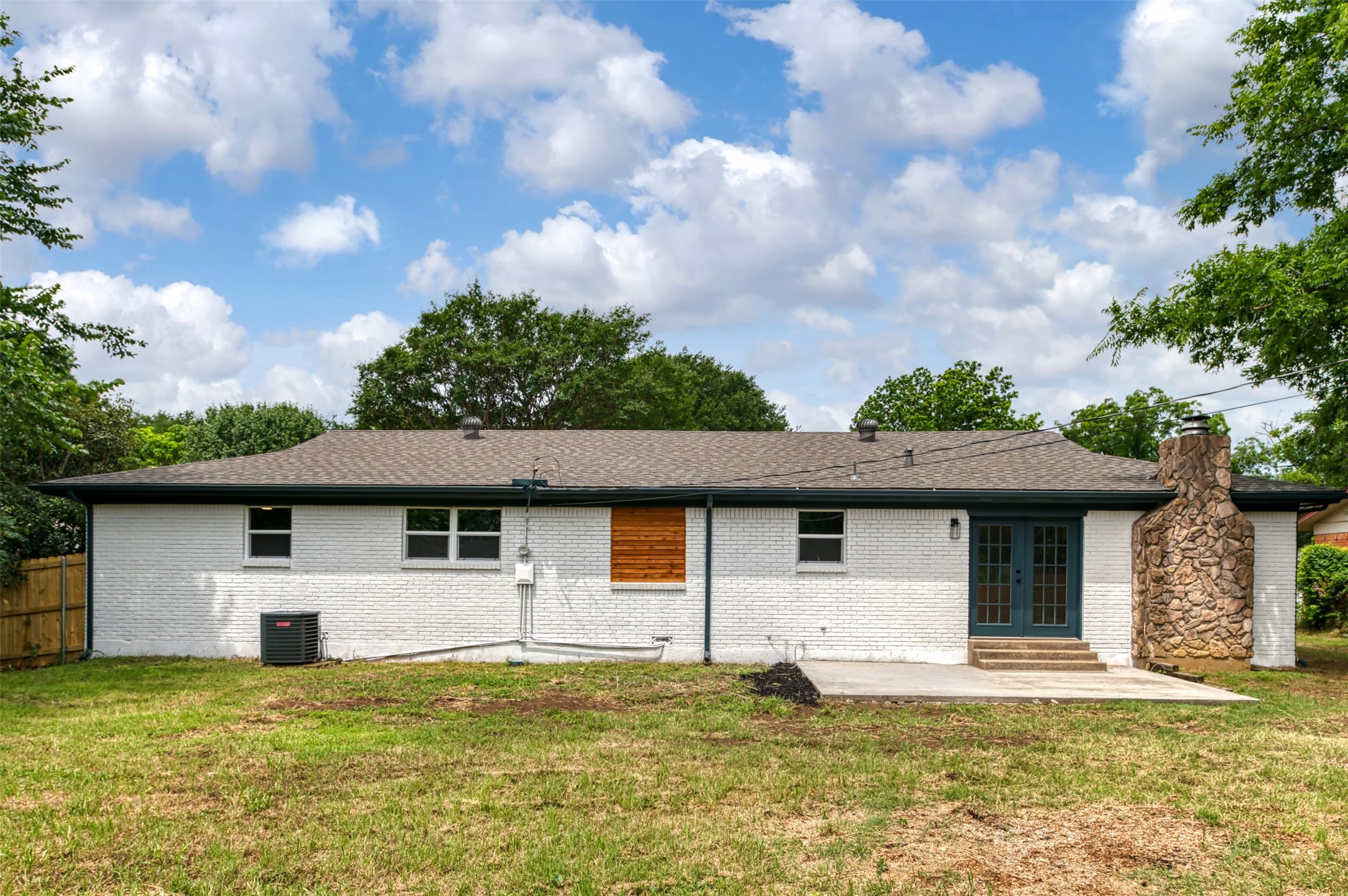 1140 Cavender Drive Hurst TX 76053