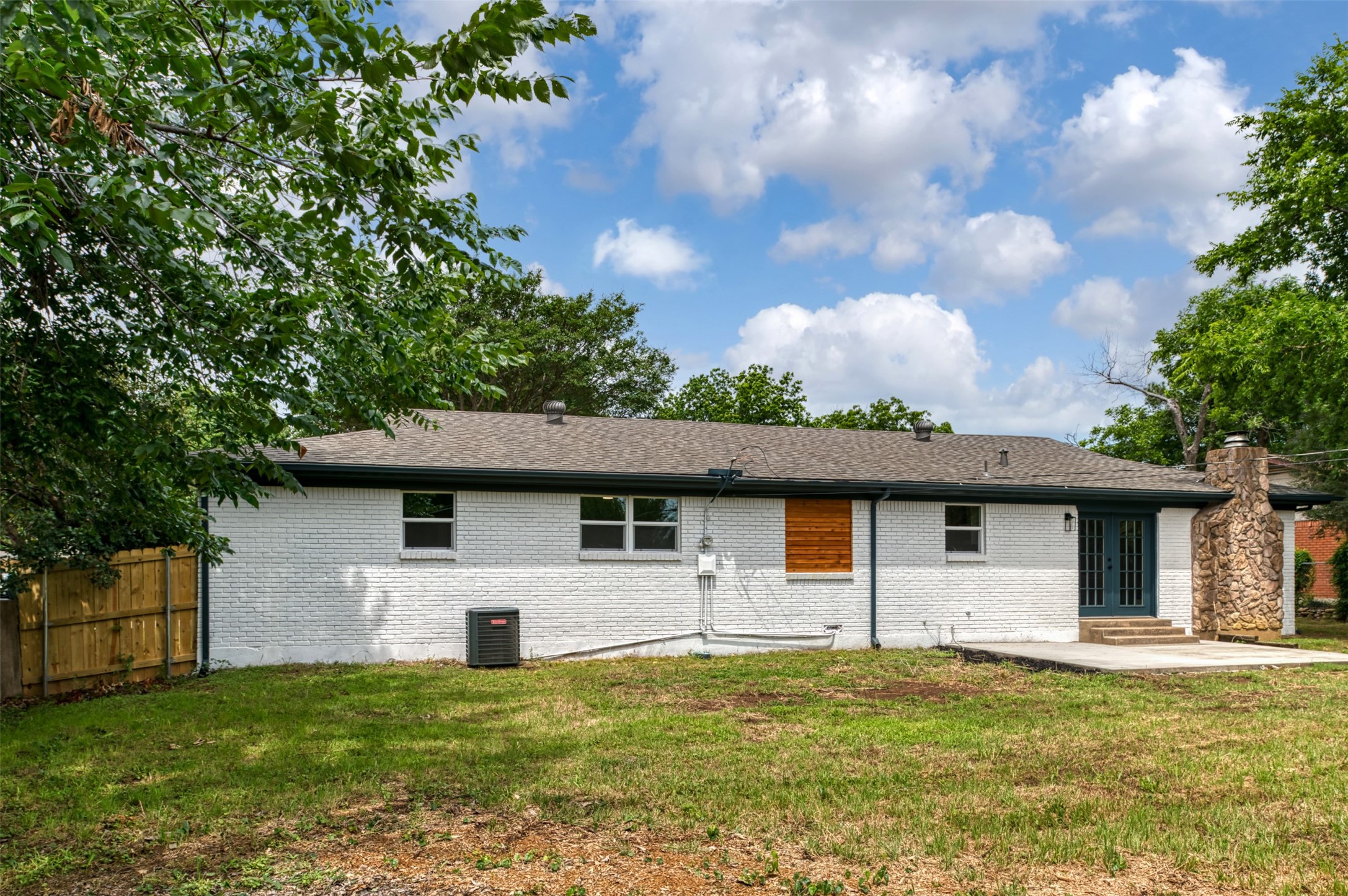 1140 Cavender Drive Hurst TX 76053