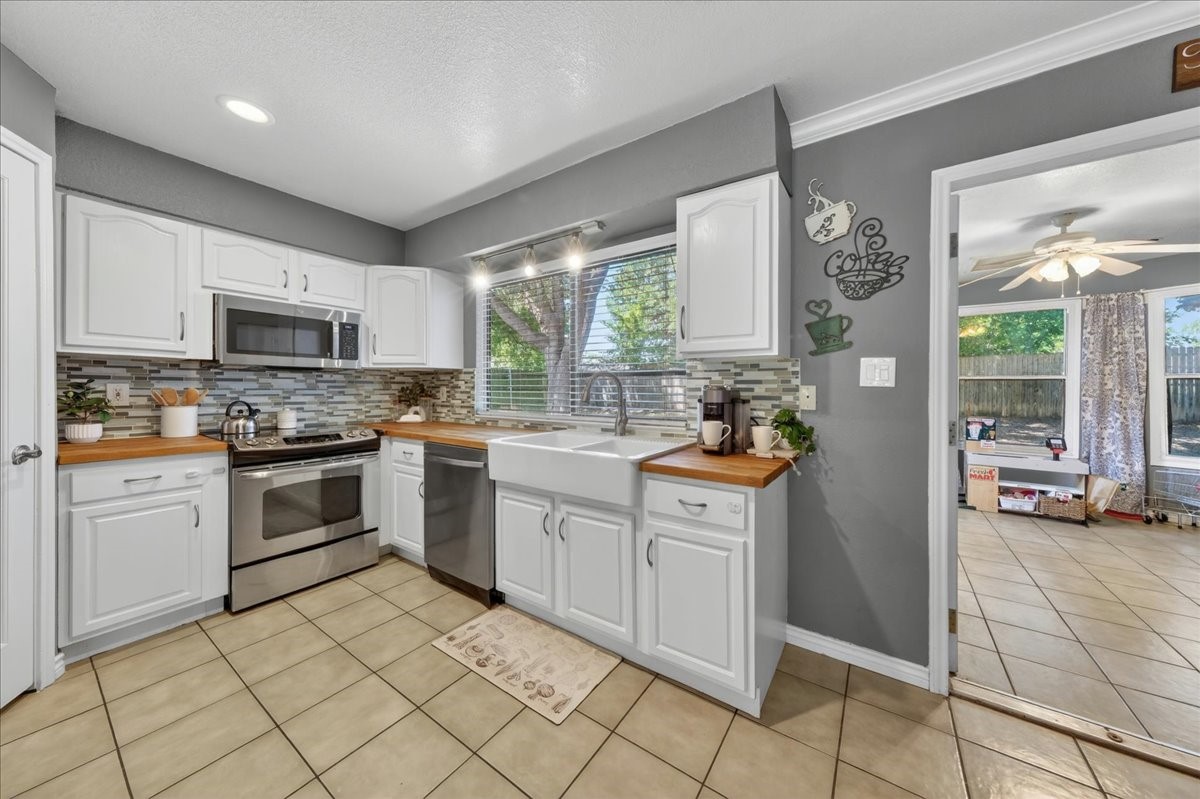4317 Winchester Court Grand Prairie TX 75052